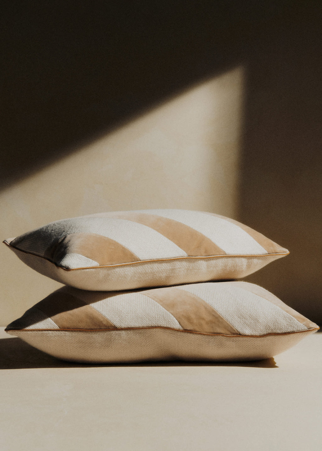 Coussin Toile Lin et Velours - Grand modèle - Beige