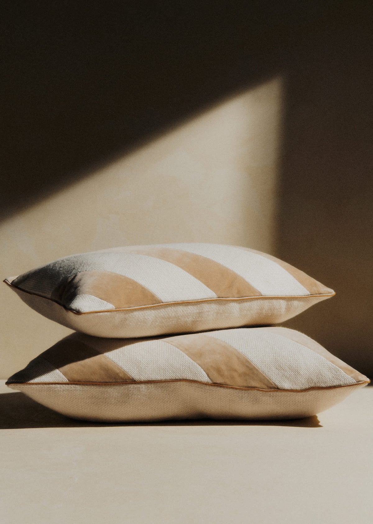 Coussin Toile Lin et Velours - Grand modèle - Beige
