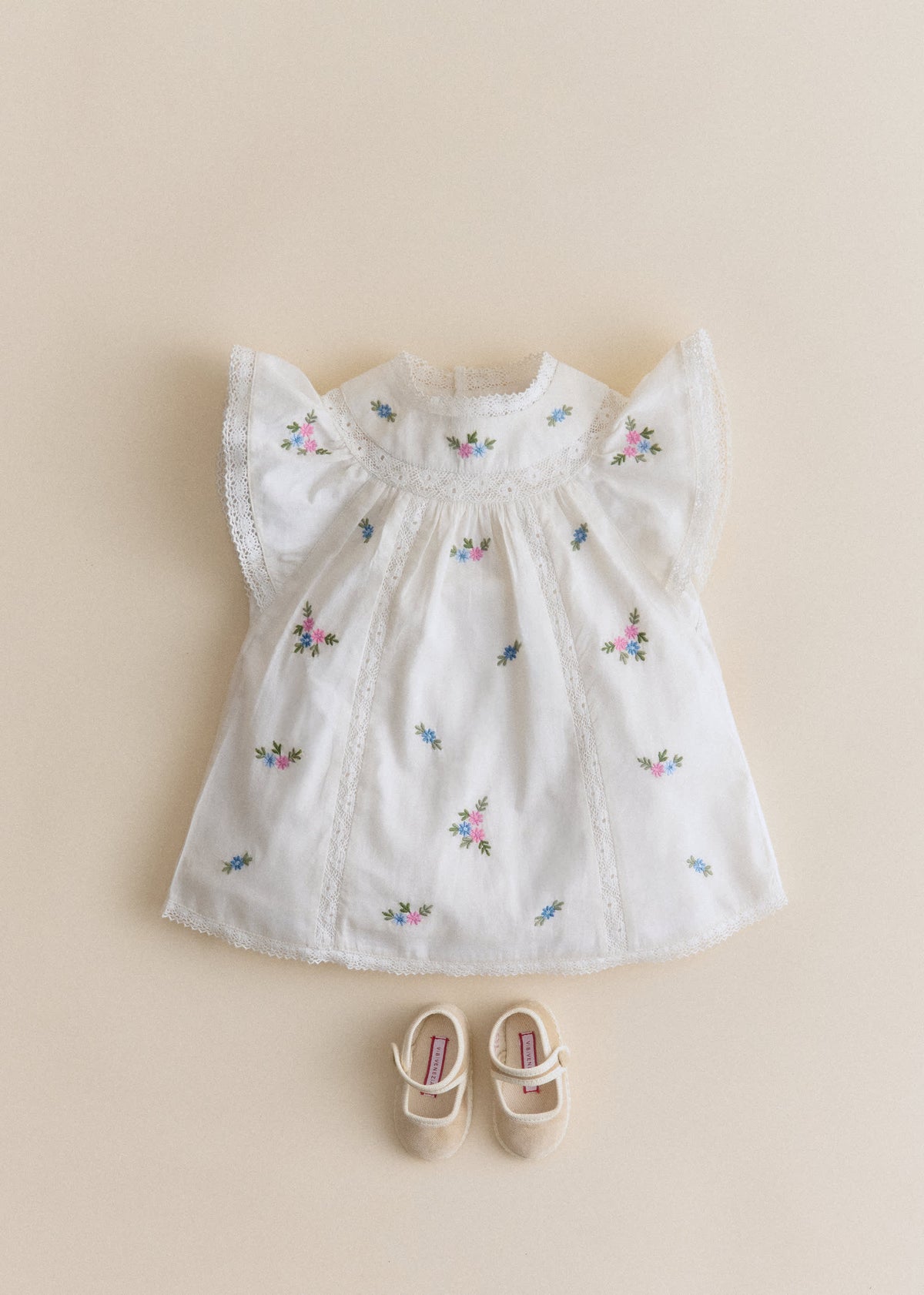 Robe Dorrie - Broderie Placée Fleurs Multico Fond Crème