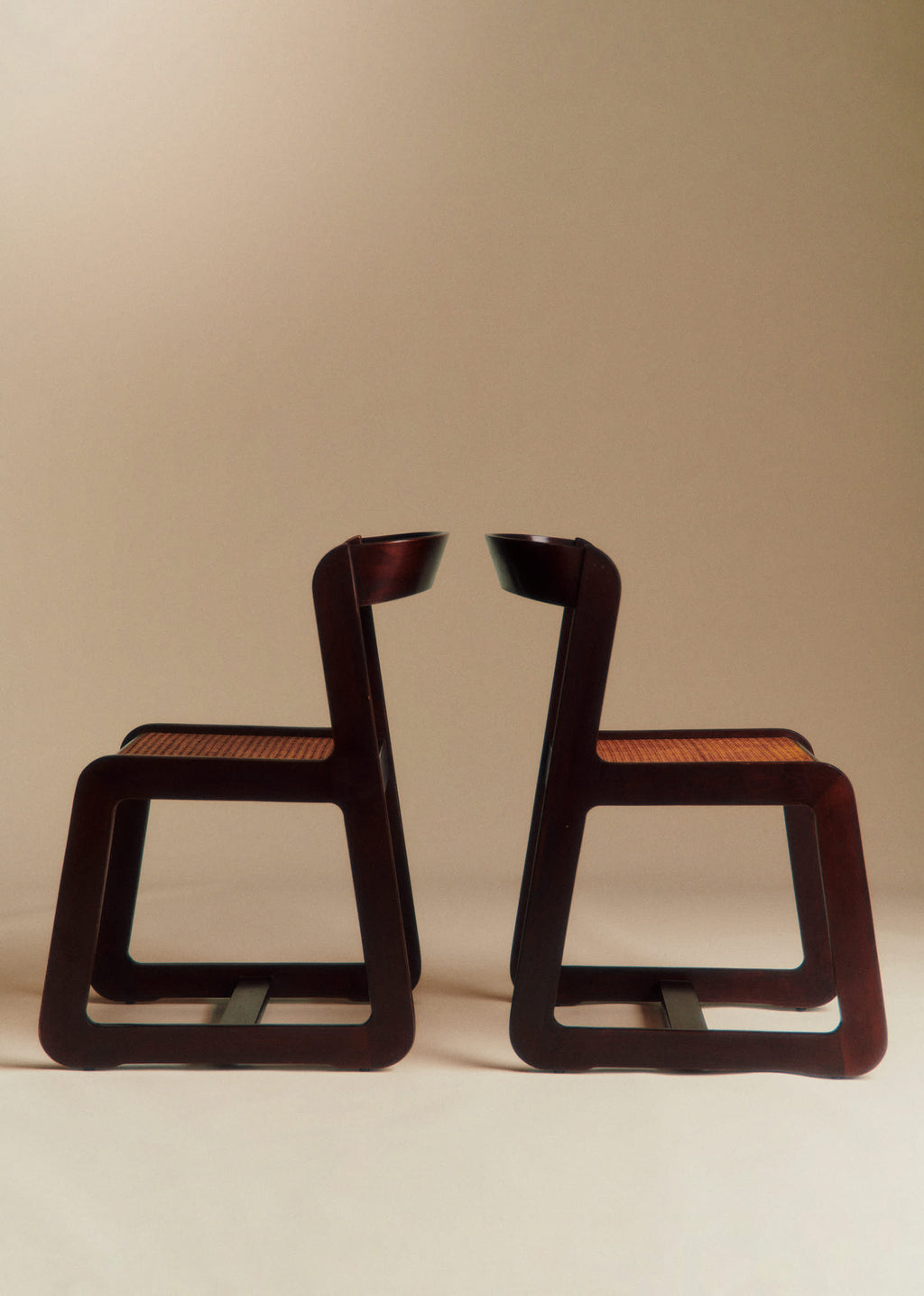 Lot de 4 chaises vintage par Willy Rizzo - Bois laqué et cannage