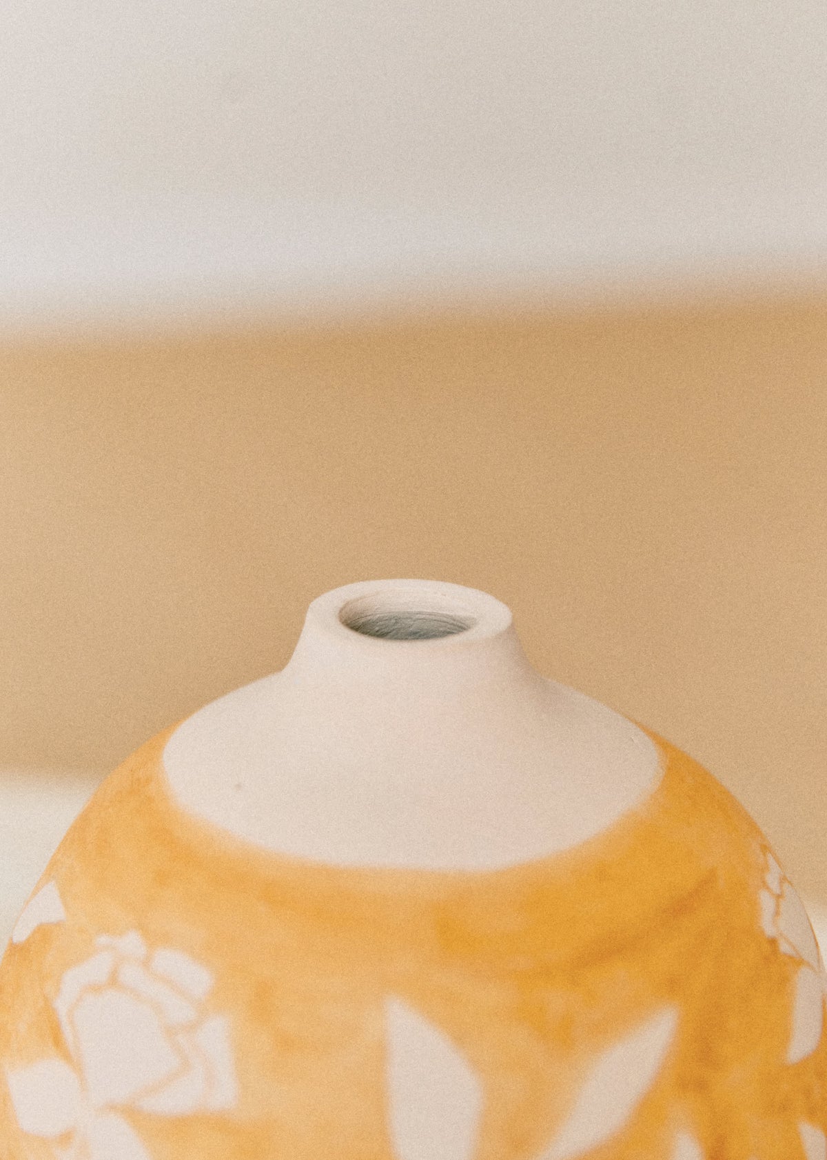 Poterie décorée petit modèle - Maia Bunge - Jardin secret ocre