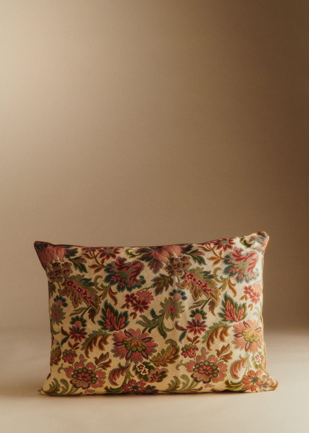 Coussin vintage velours beige - Très grand modèle - Jacquard fleurs de printemps