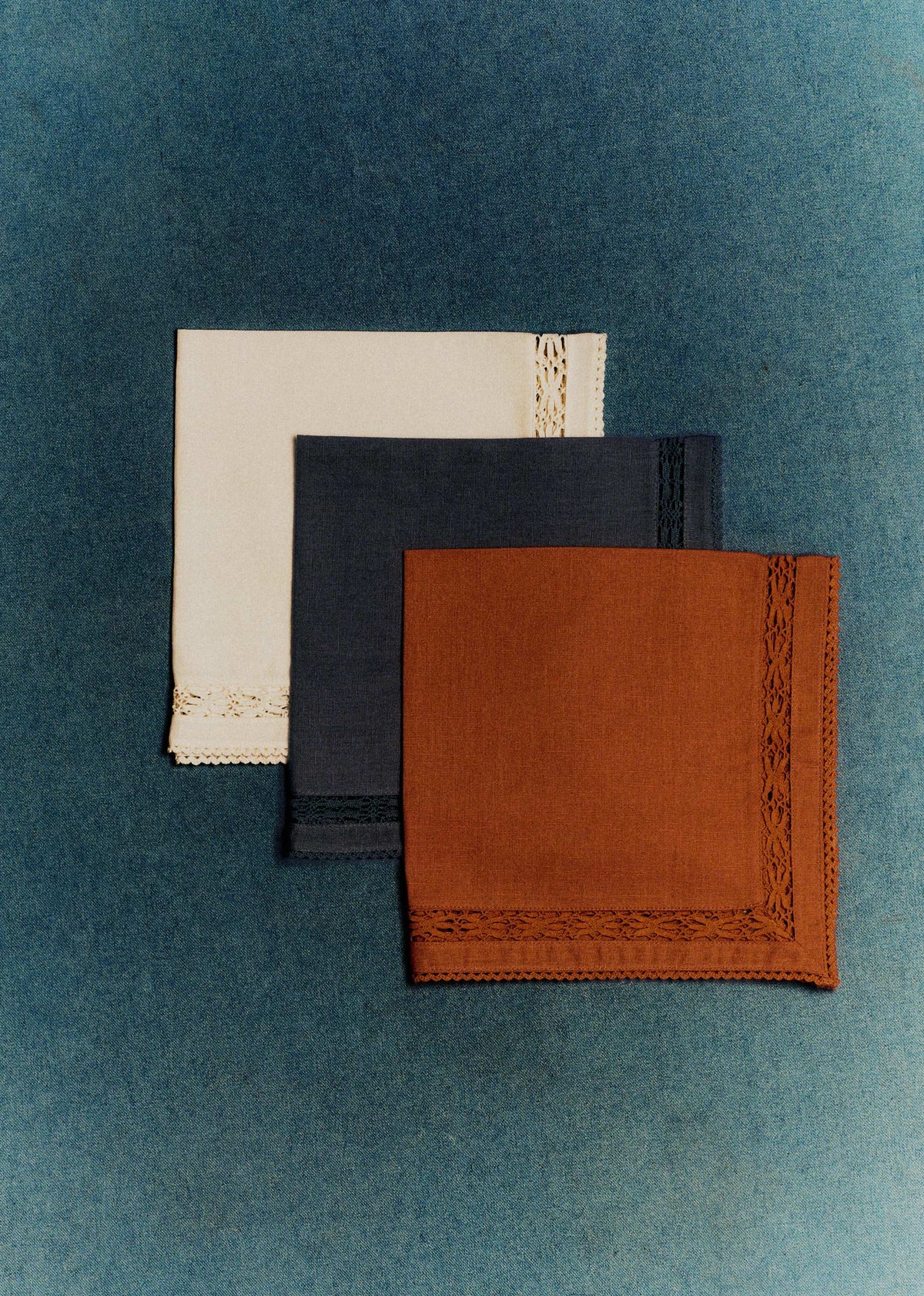 Set de 2 serviettes brodées - Bleu uni