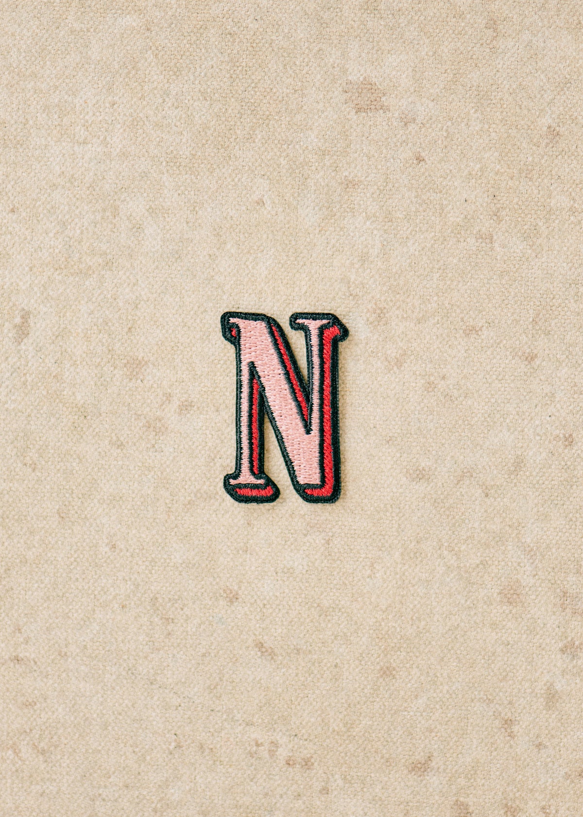 Ecusson Rose - Lettre N - Rose