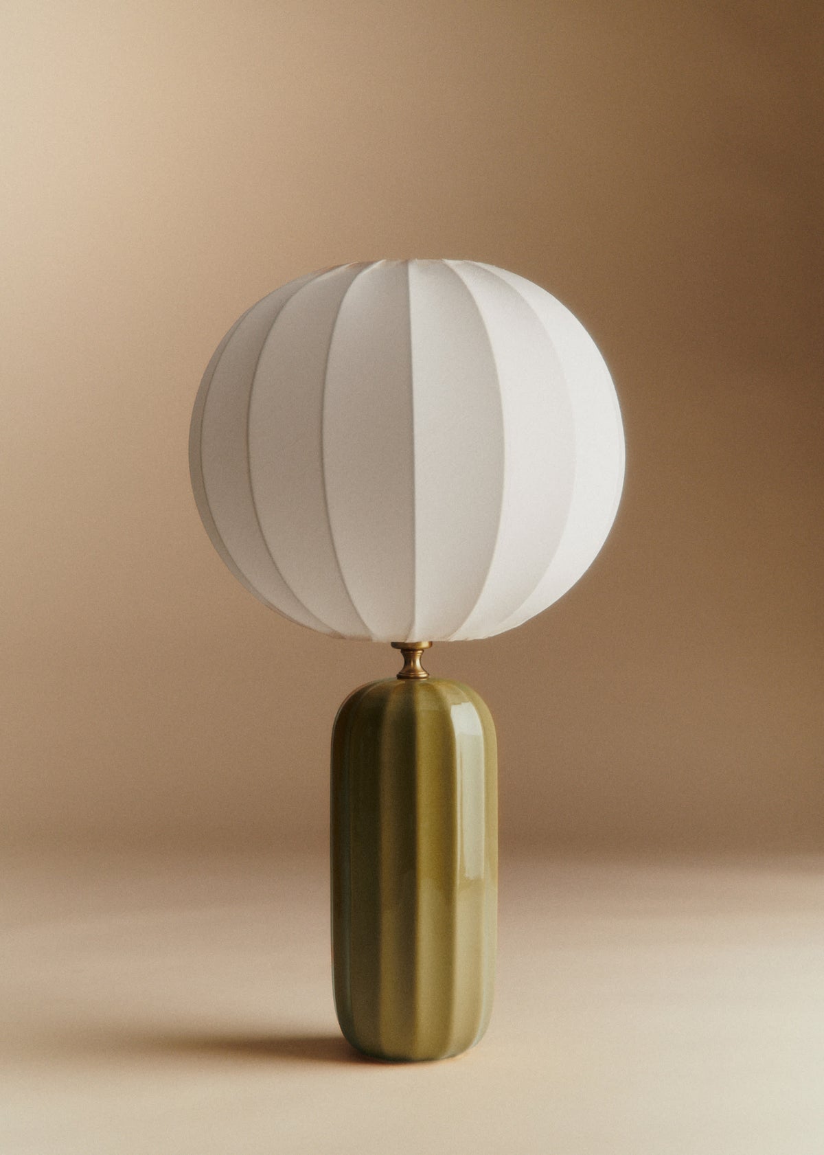 Lampe Traviata - Vert Olive - Abat-jour Sonate - Écru