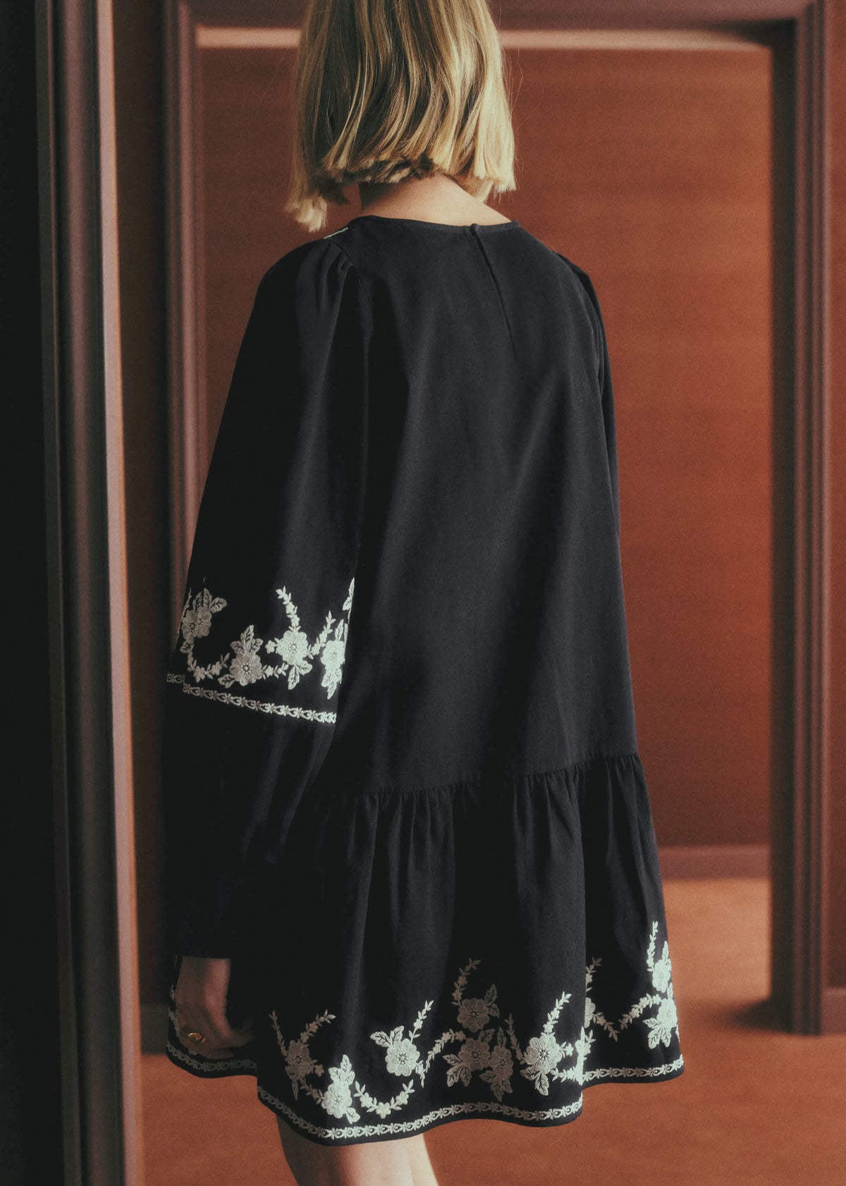 Robe Clarice - Broderie Crème Fond Noir