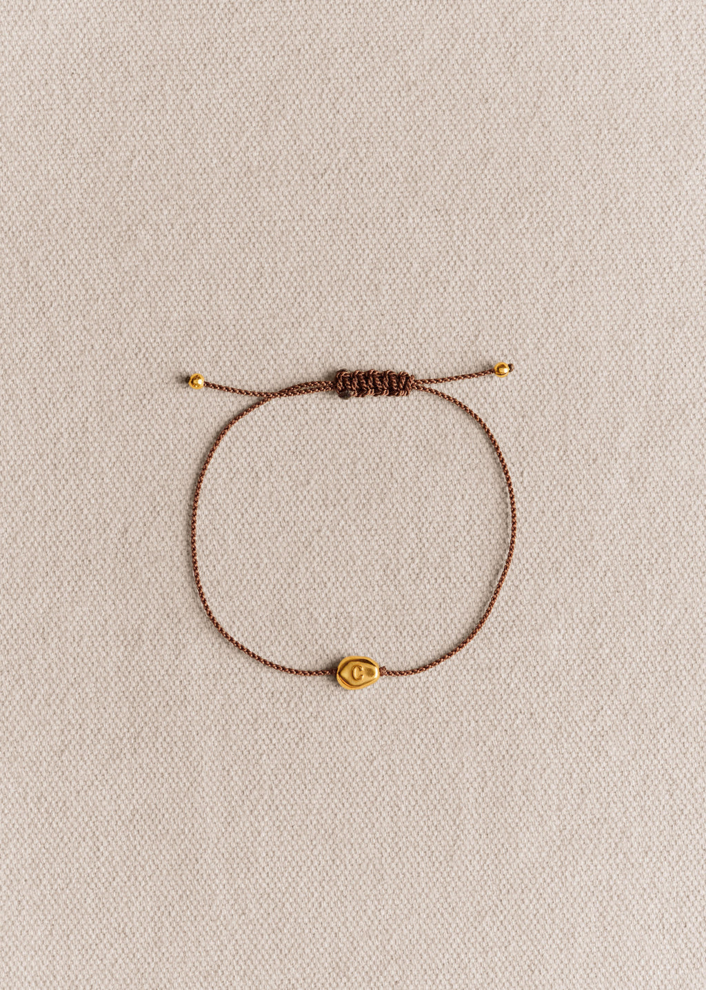 Bracelet Cléo - Chocolat - Lettre C