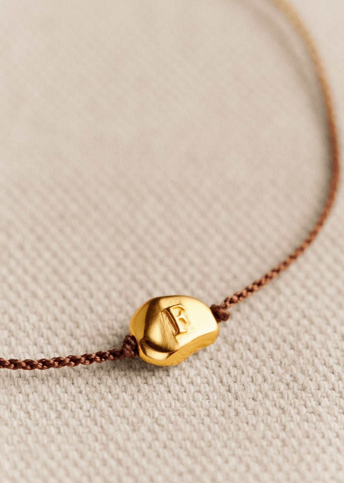 Bracelet Cléo - Chocolat - Lettre F