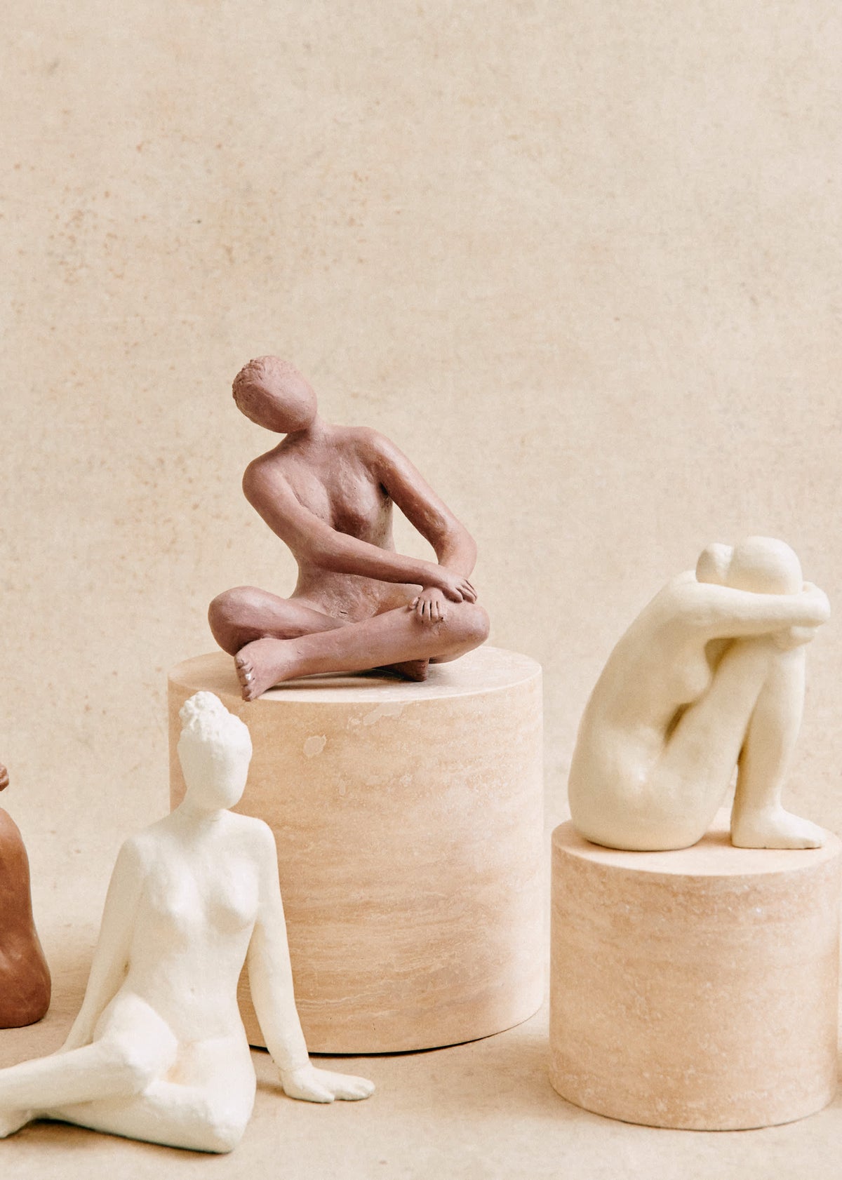Sculpture Guénolée Courcoux - La Femme grand modèle - Terracotta
