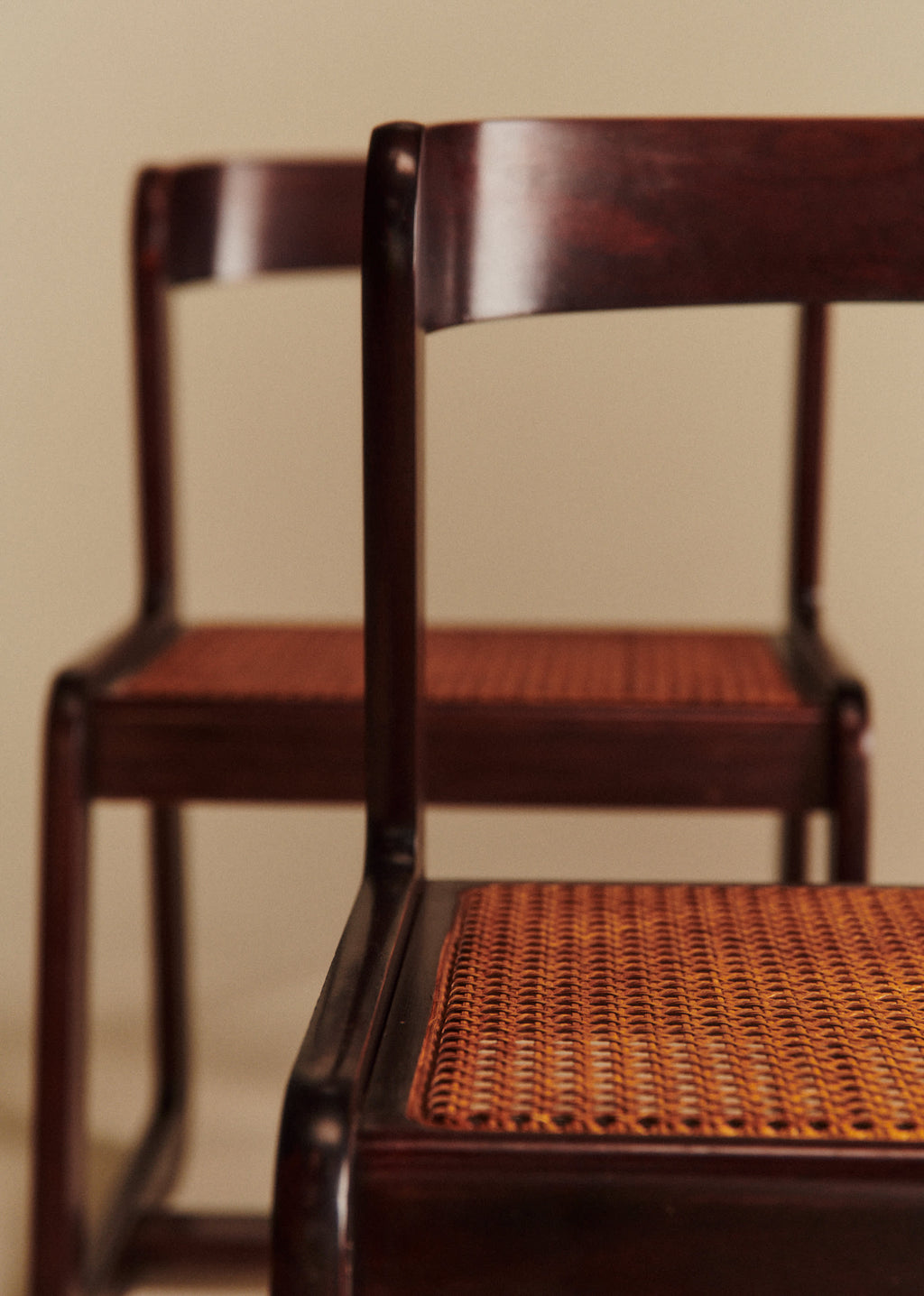 Lot de 4 chaises vintage par Willy Rizzo - Bois laqué et cannage