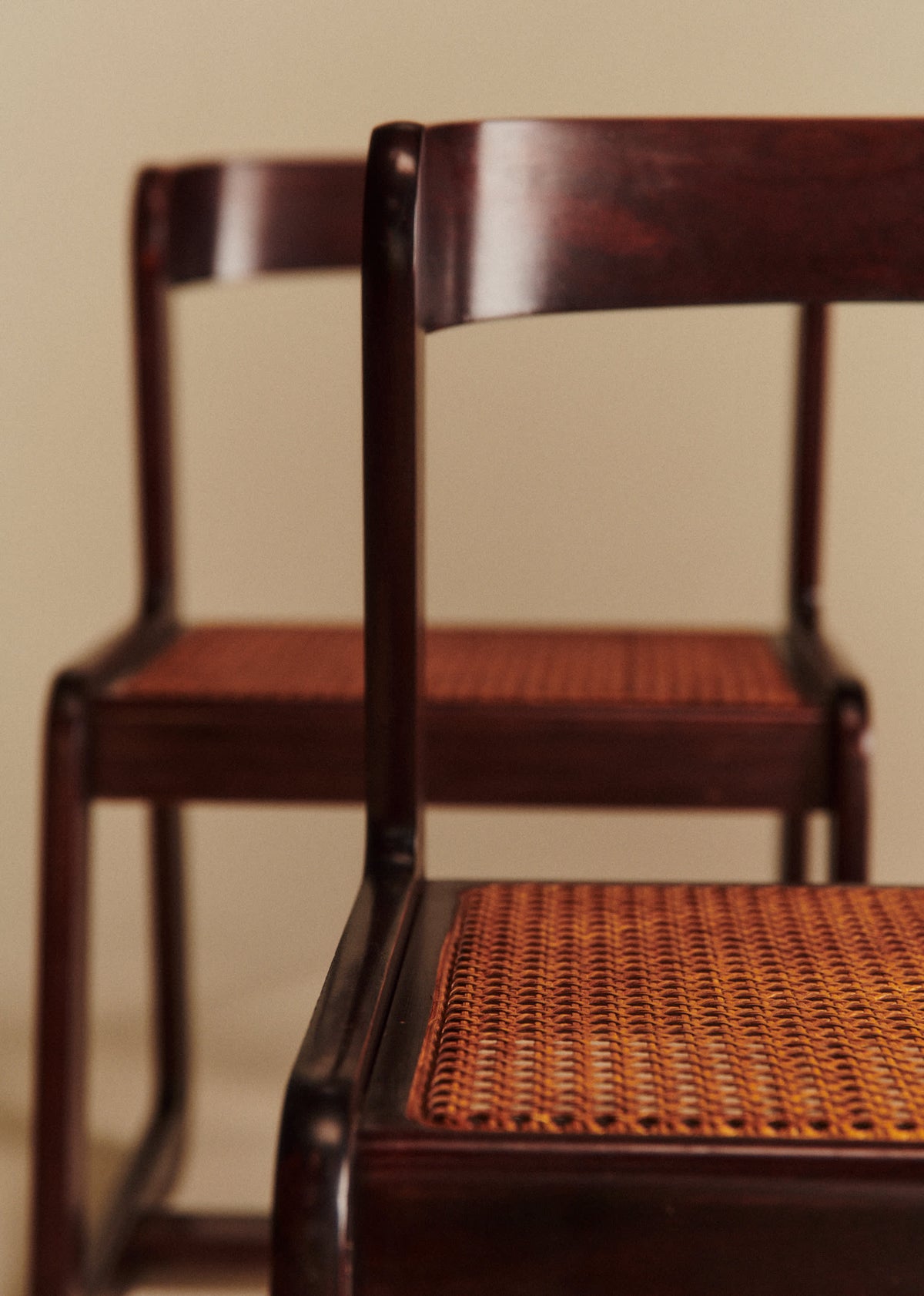 Lot de 4 chaises vintage par Willy Rizzo - Bois laqué et cannage