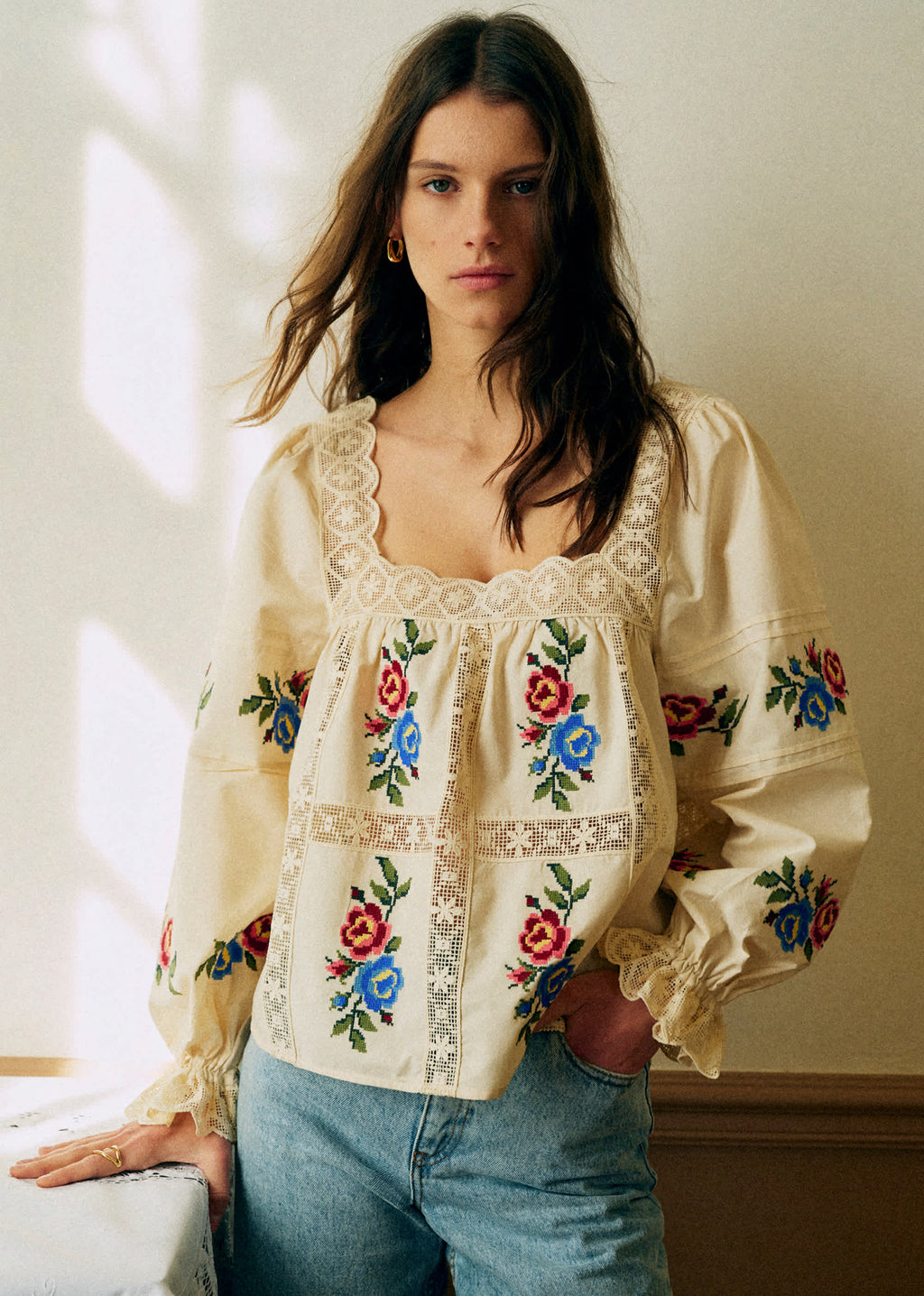 Blouse Syara - Broderie Placée Multico Fond Écru
