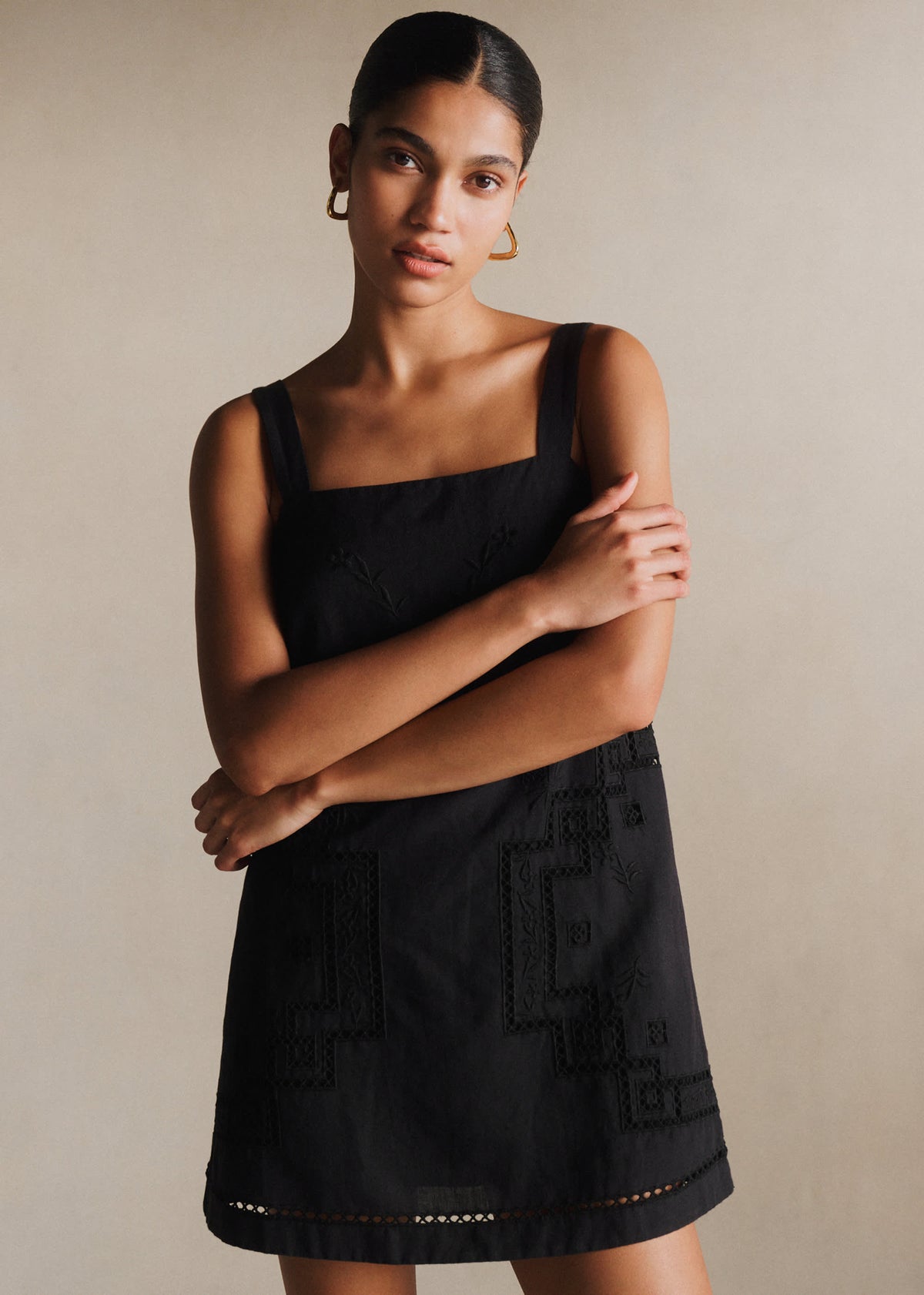 Robe Victoire - Broderie Placée Noire