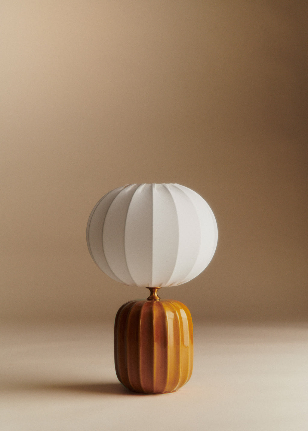 Lampe Traviata petit modèle - Caramel - Abat-jour Sonate - Écru