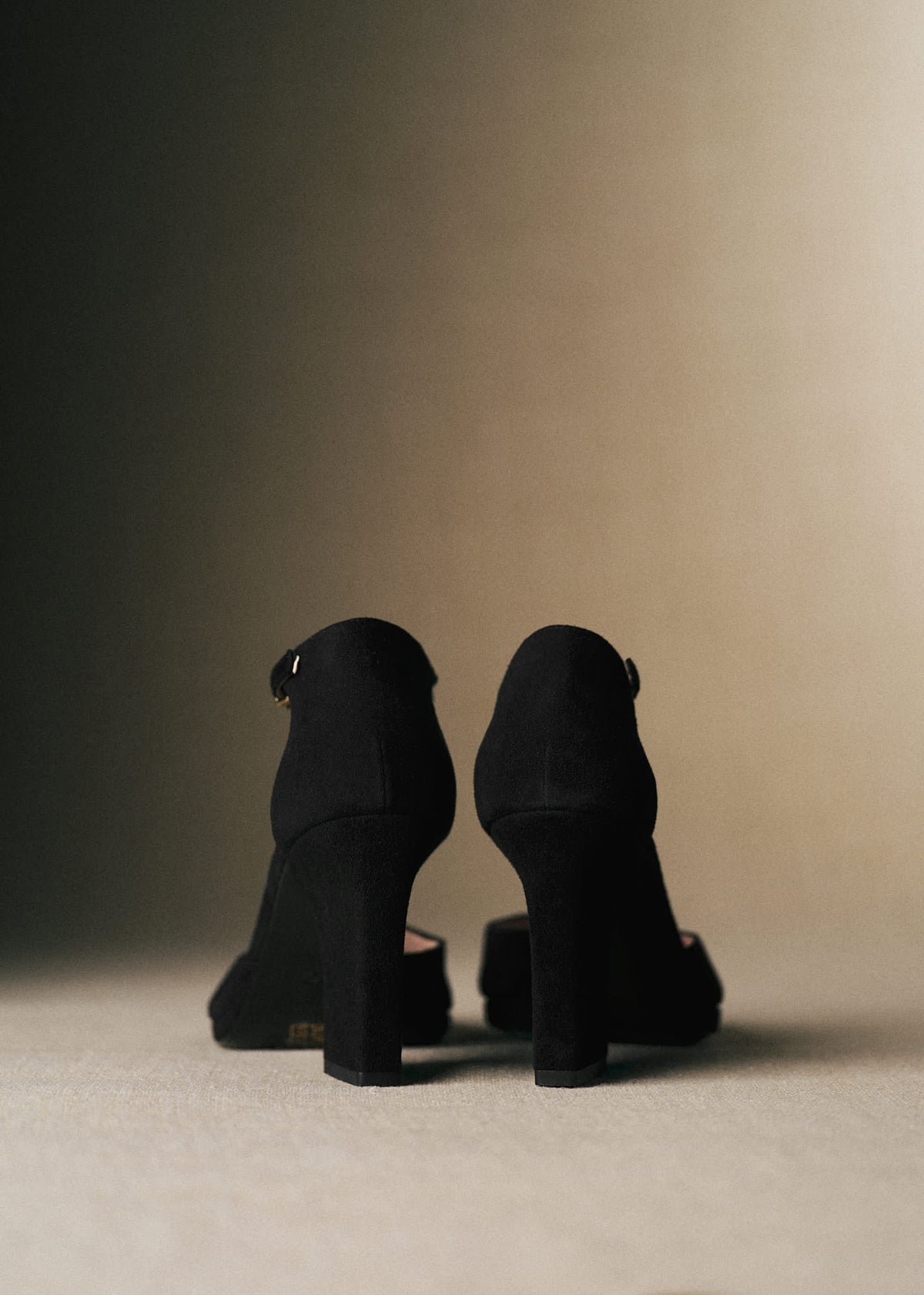Sandales Hugo - CFM Souliers x Editions Sézane - Velours Noir