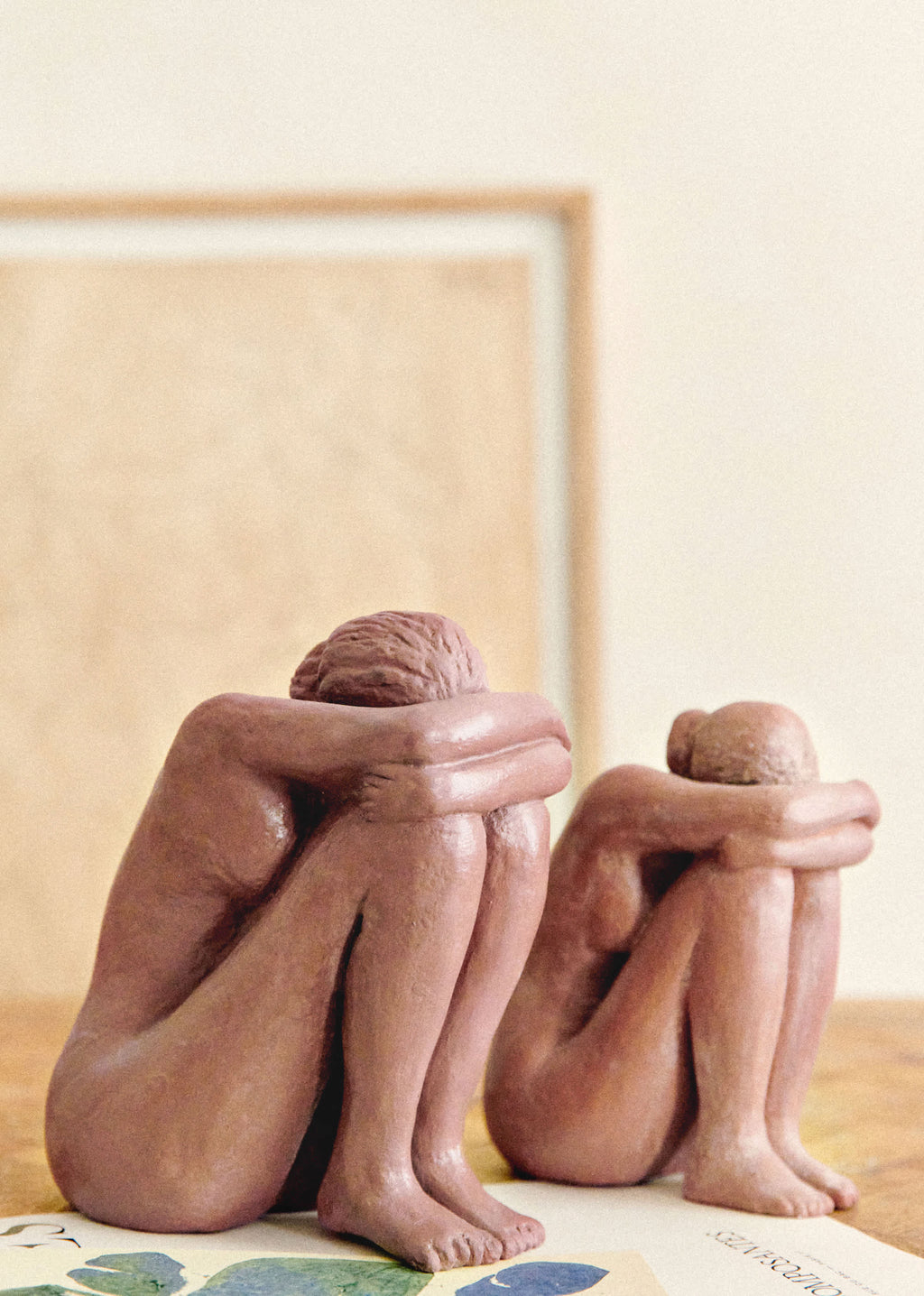 Sculpture Guénolée Courcoux - Femme assise grand modèle - Terracotta