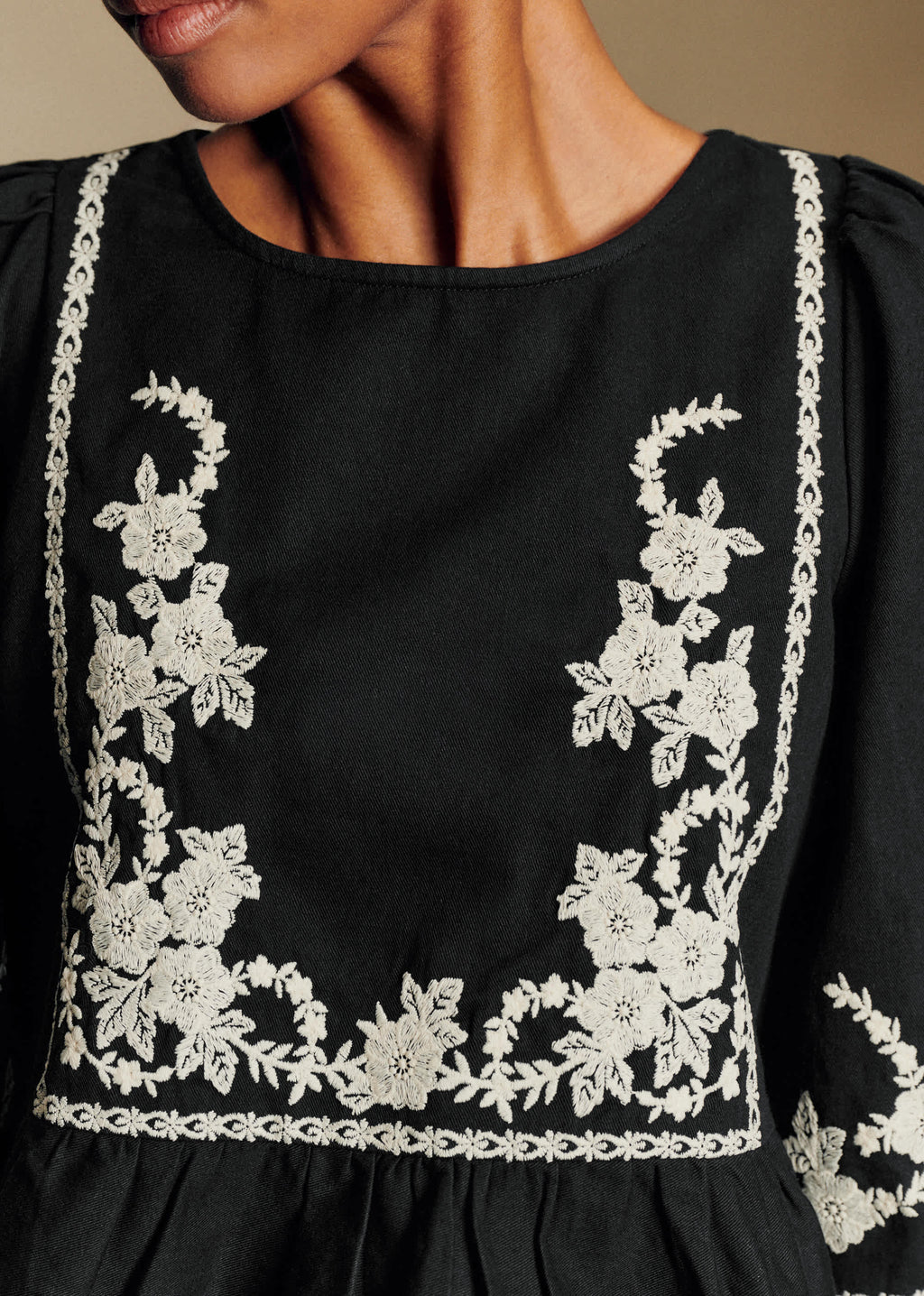 Blouse Léa - Broderie Crème Fond Noir