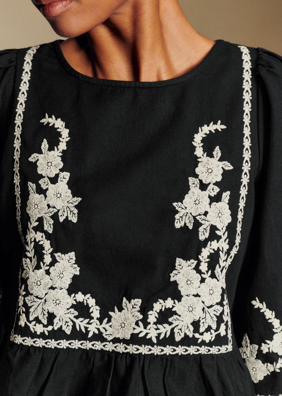 Blouse Léa - Broderie Crème Fond Noir