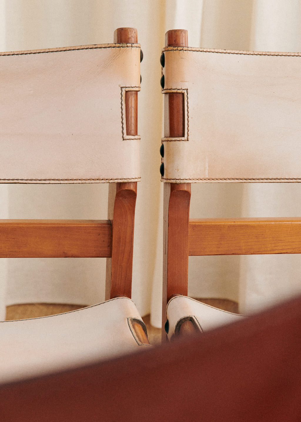 Lot de 6 chaises Maison Regain années 1960 - Orme et Cuir
