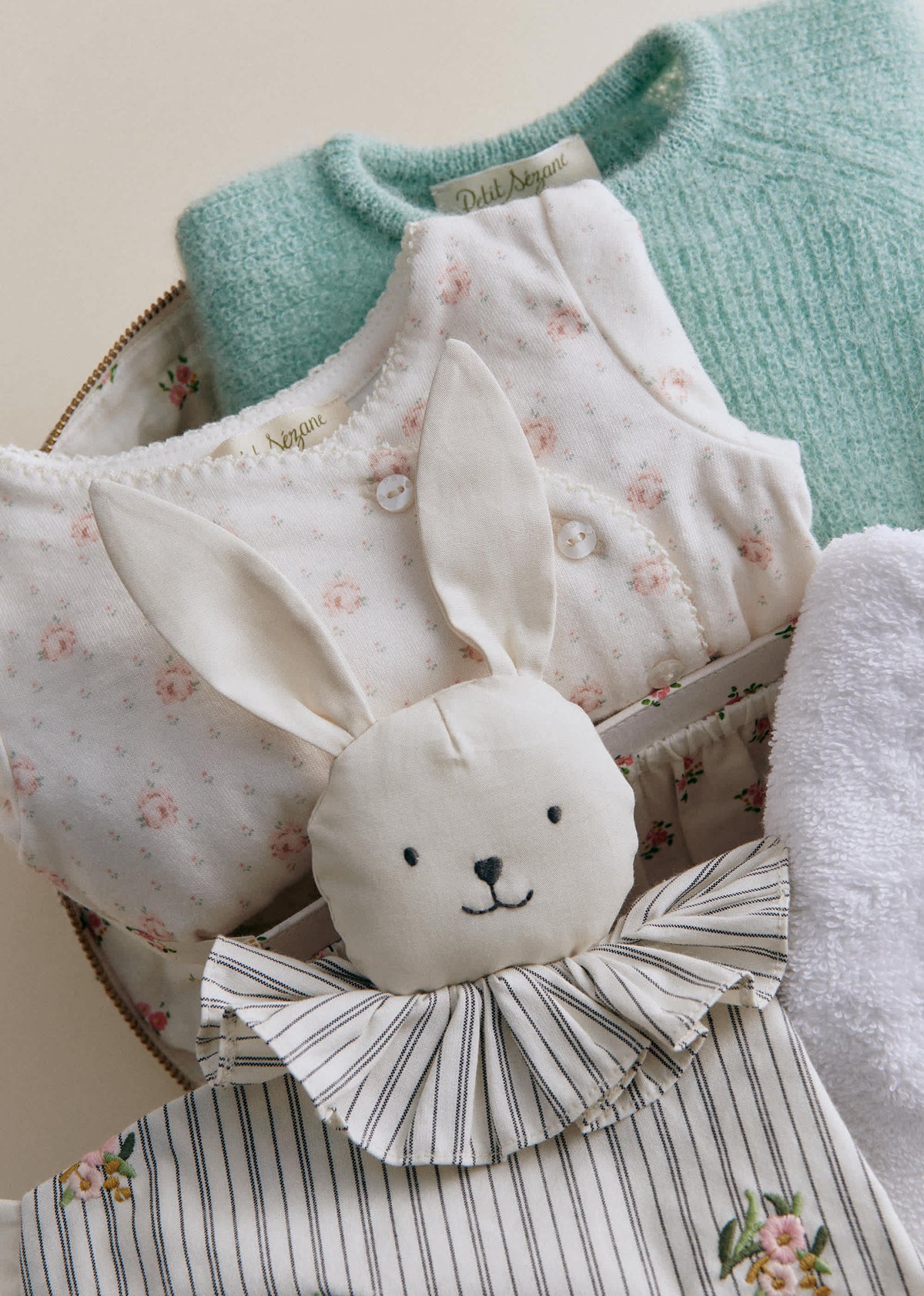 Peluche Doudou - Rayures Broderies Fleurs