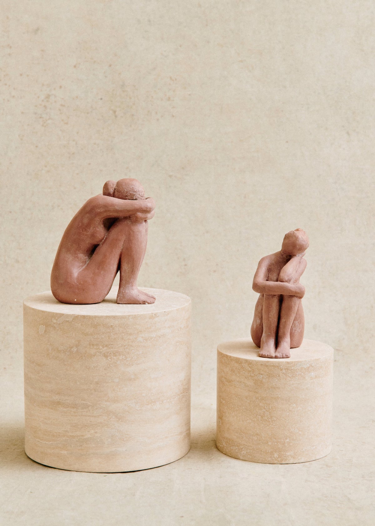 Sculpture Guénolée Courcoux - Femme dans ses pensées petit modèle - Terracotta