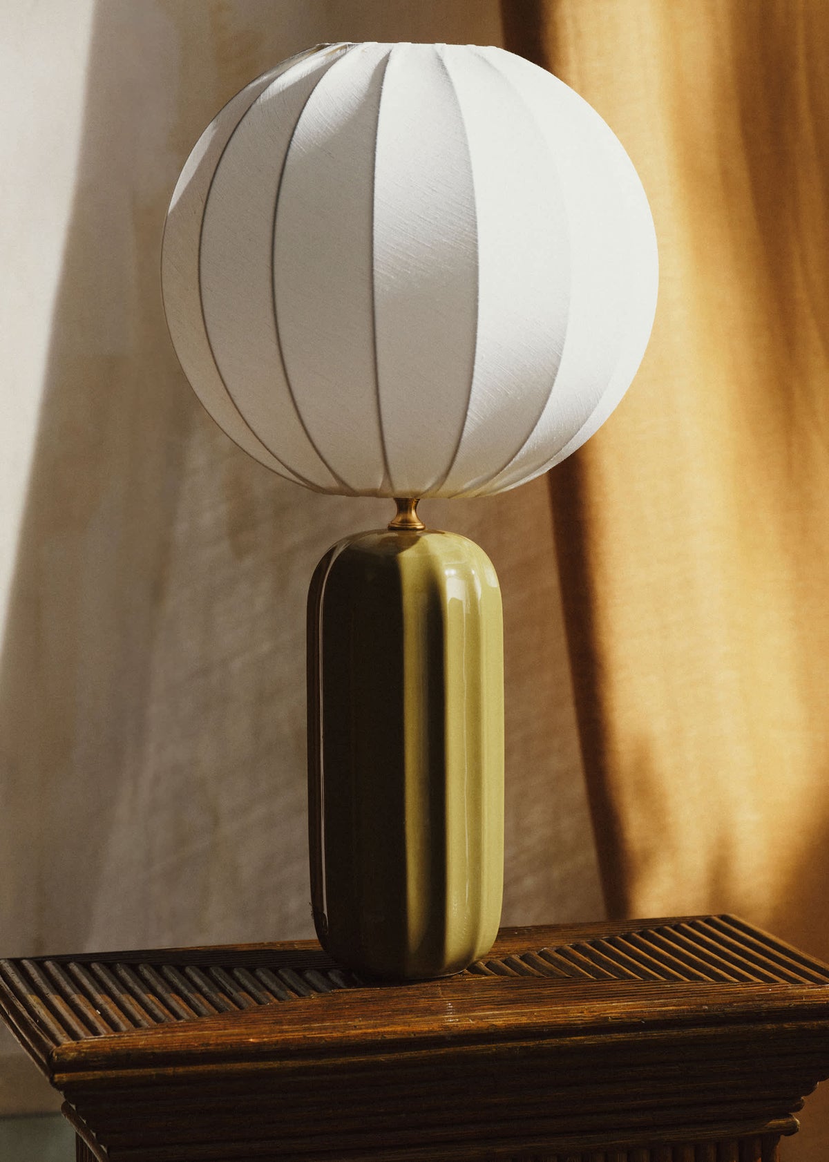 Lampe Traviata - Vert Olive - Abat-jour Sonate - Écru