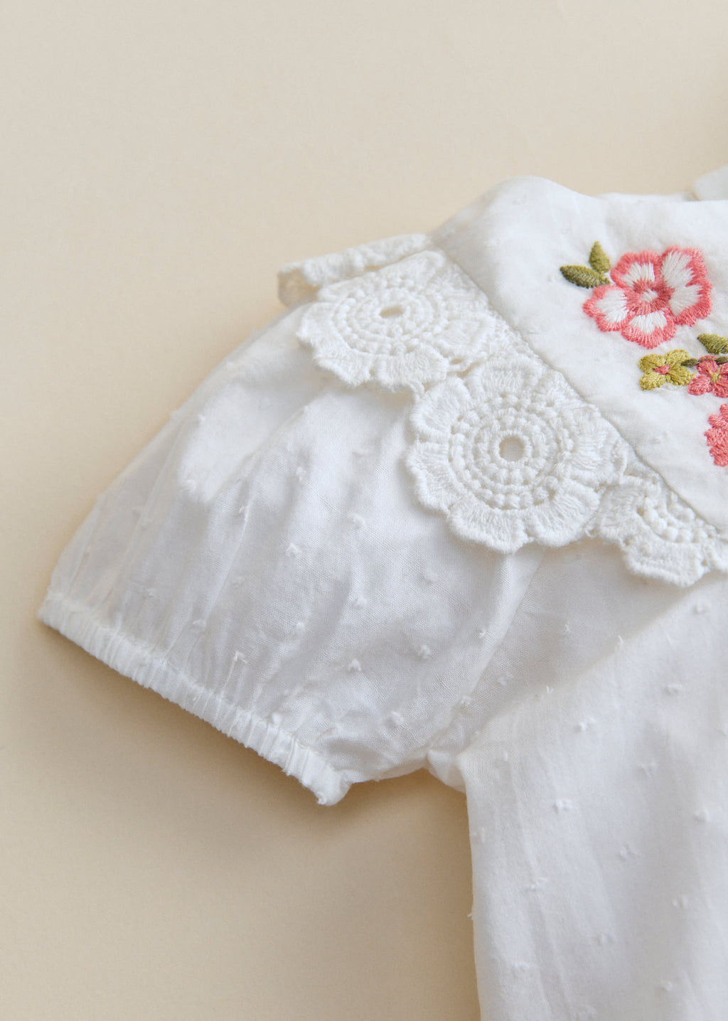 Blouse Joanna - Broderie Contrastée Tricolore Fond Ecru