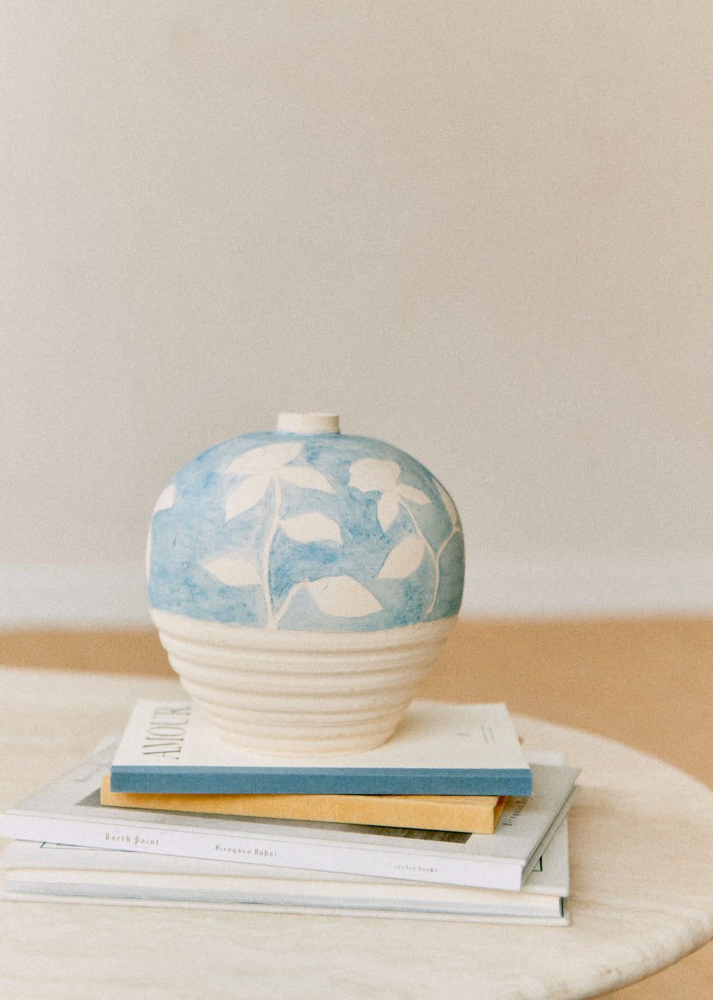 Poterie décorée petit modèle - Maia Bunge - Jardin secret bleu