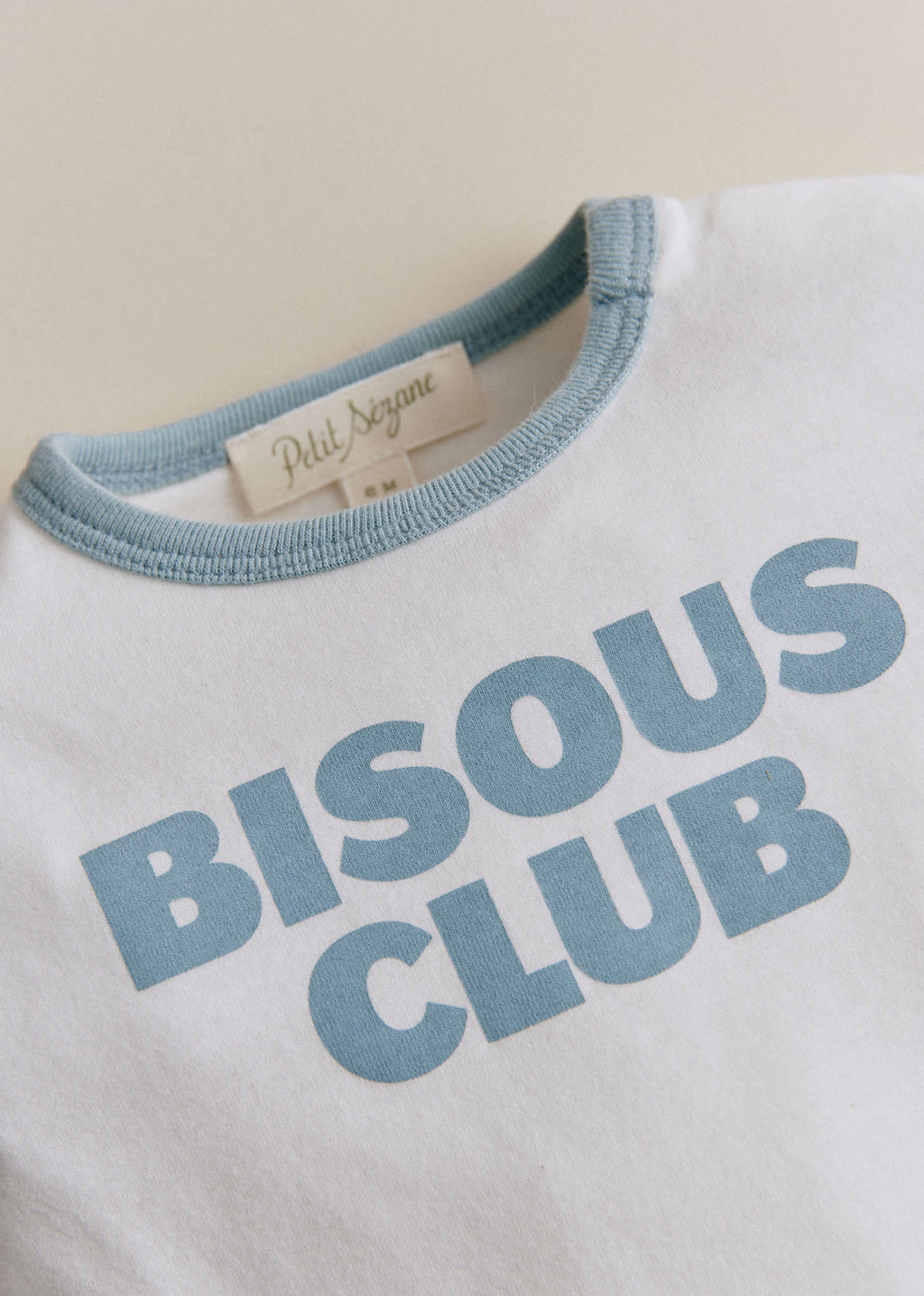 T-Shirt Bisous club - Ecru / bleu vintage