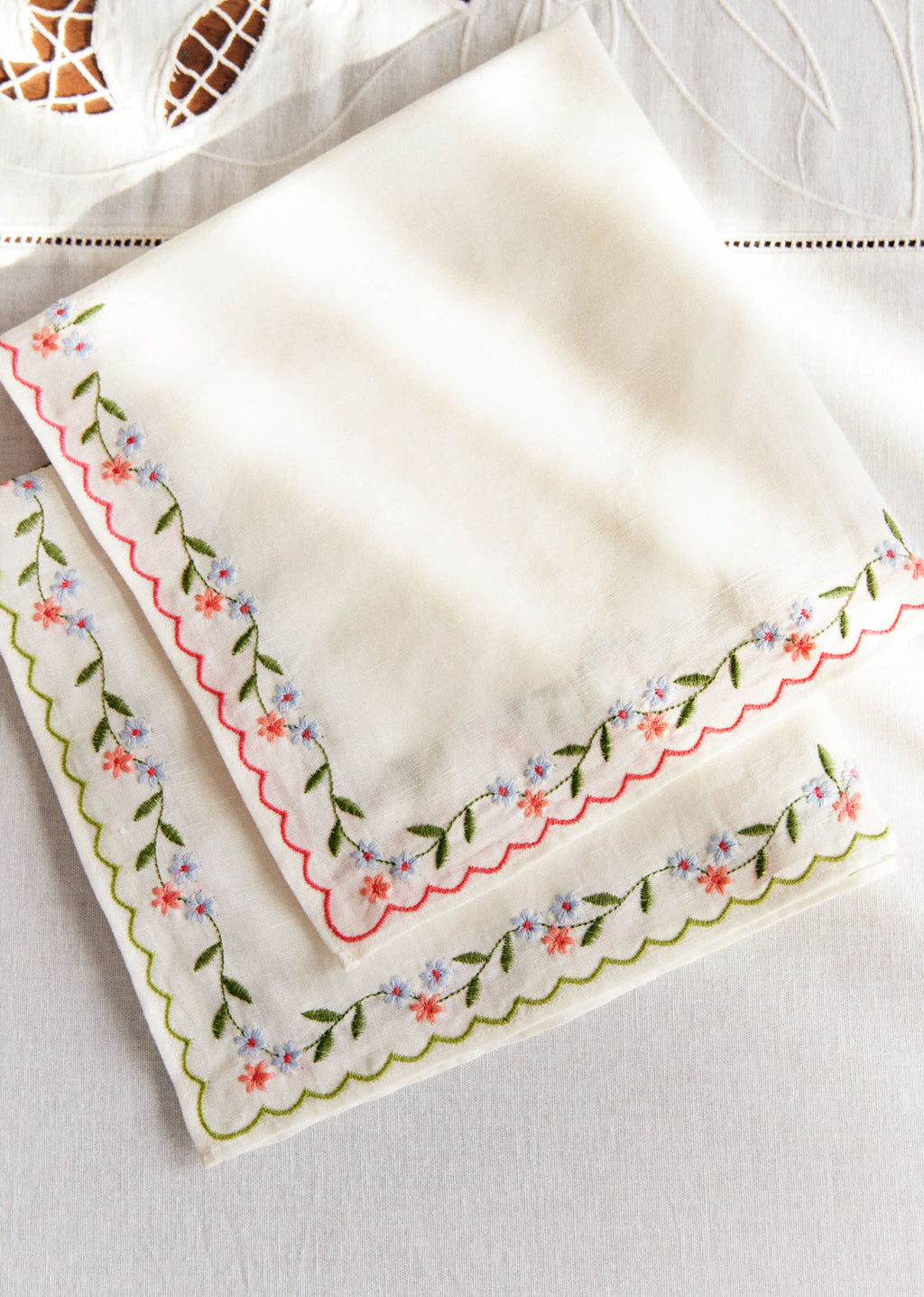 Set de 2 serviettes brodées - Les petites fleurs