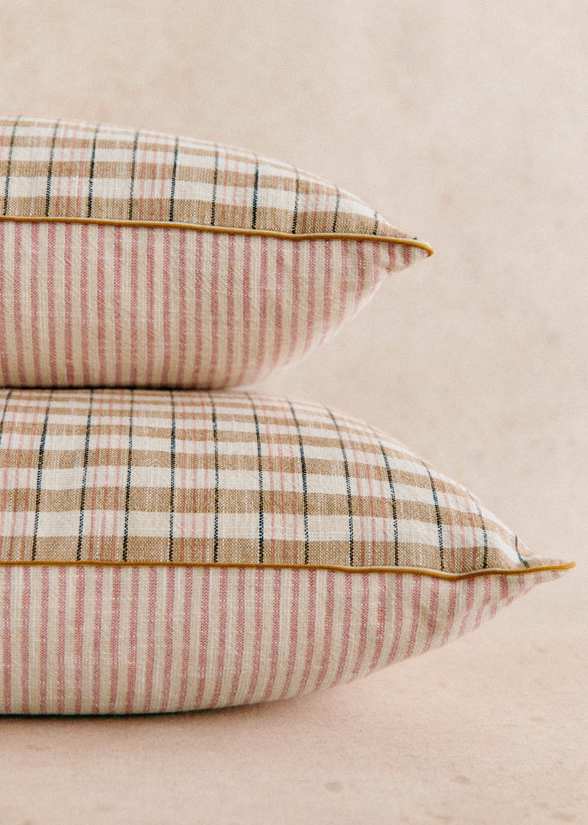 Coussin Tissé Pianissimo - Petit modèle - Café et Blush