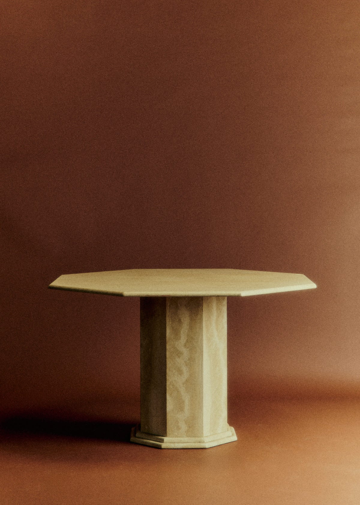 Table à manger en travertin octogonale italienne années 70 - Travertin