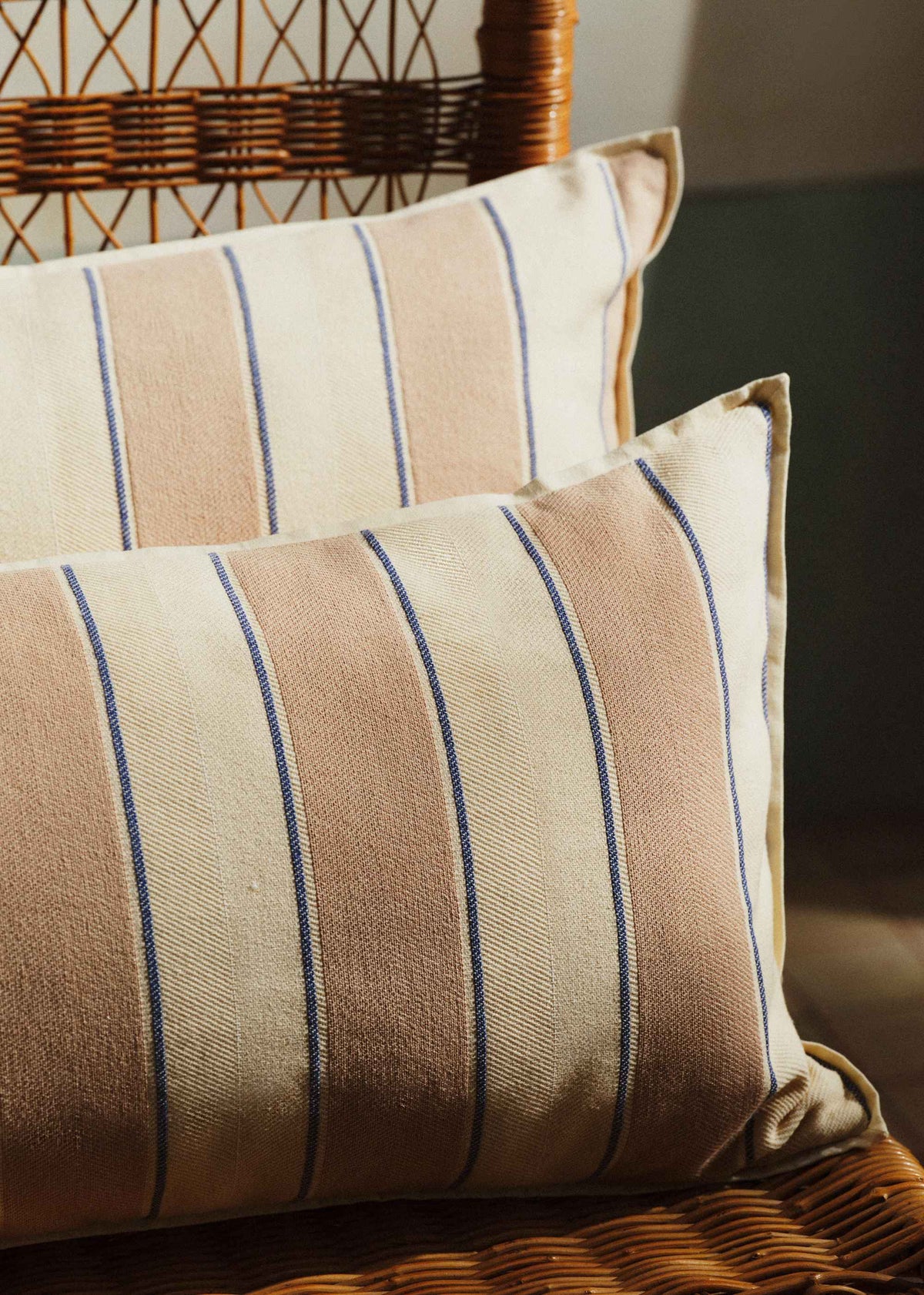 Coussin Tissé Rayures - Grand modèle - Beige et Bleu