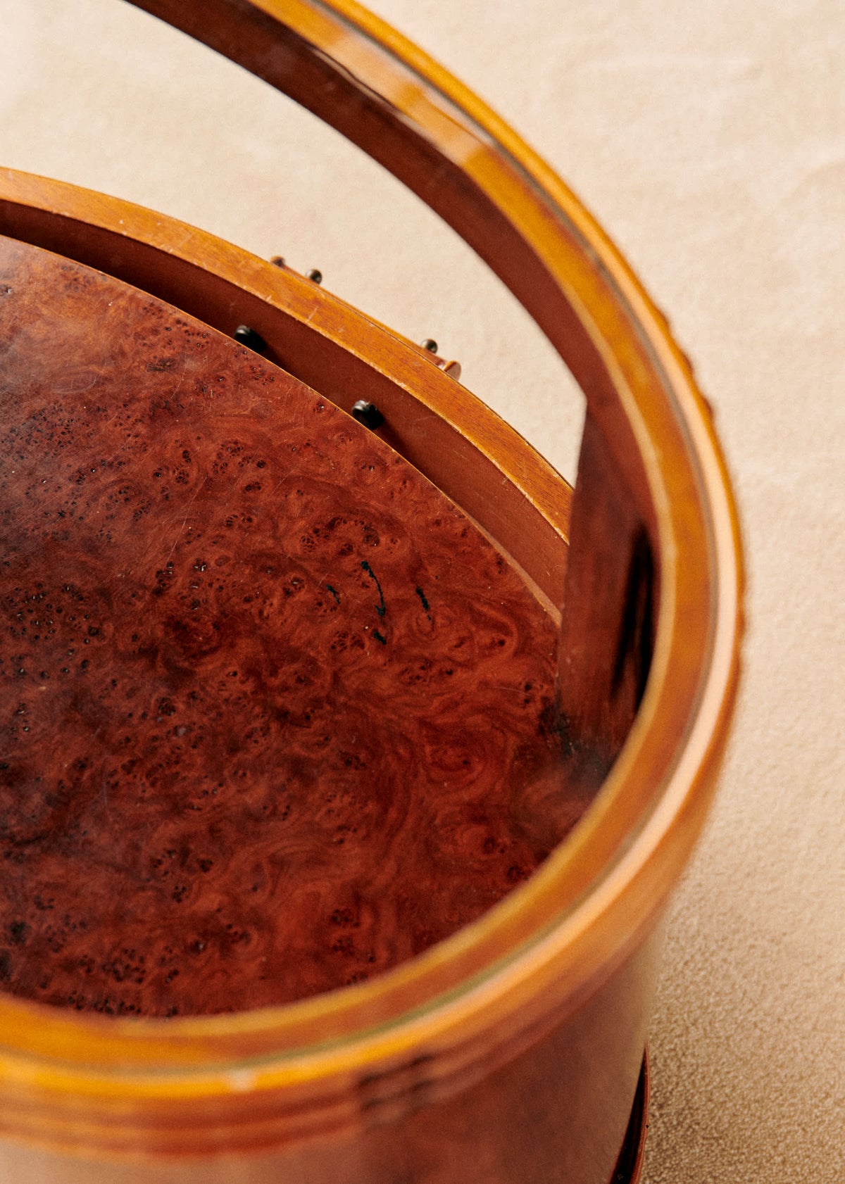 Ensemble de chambre vintage en loupe d'orme : commode et paire de chevets - Loupe d'orme