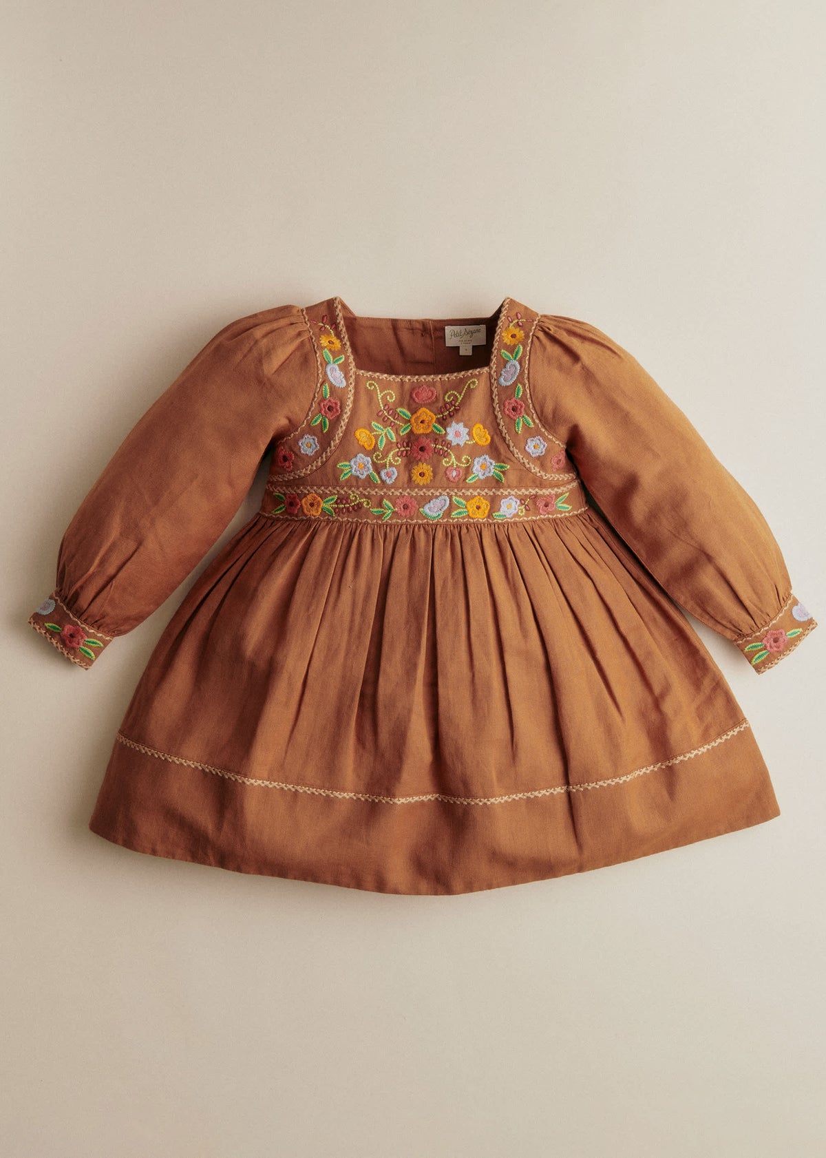 Robe Lisha - Broderie Contrastée Fond Marron