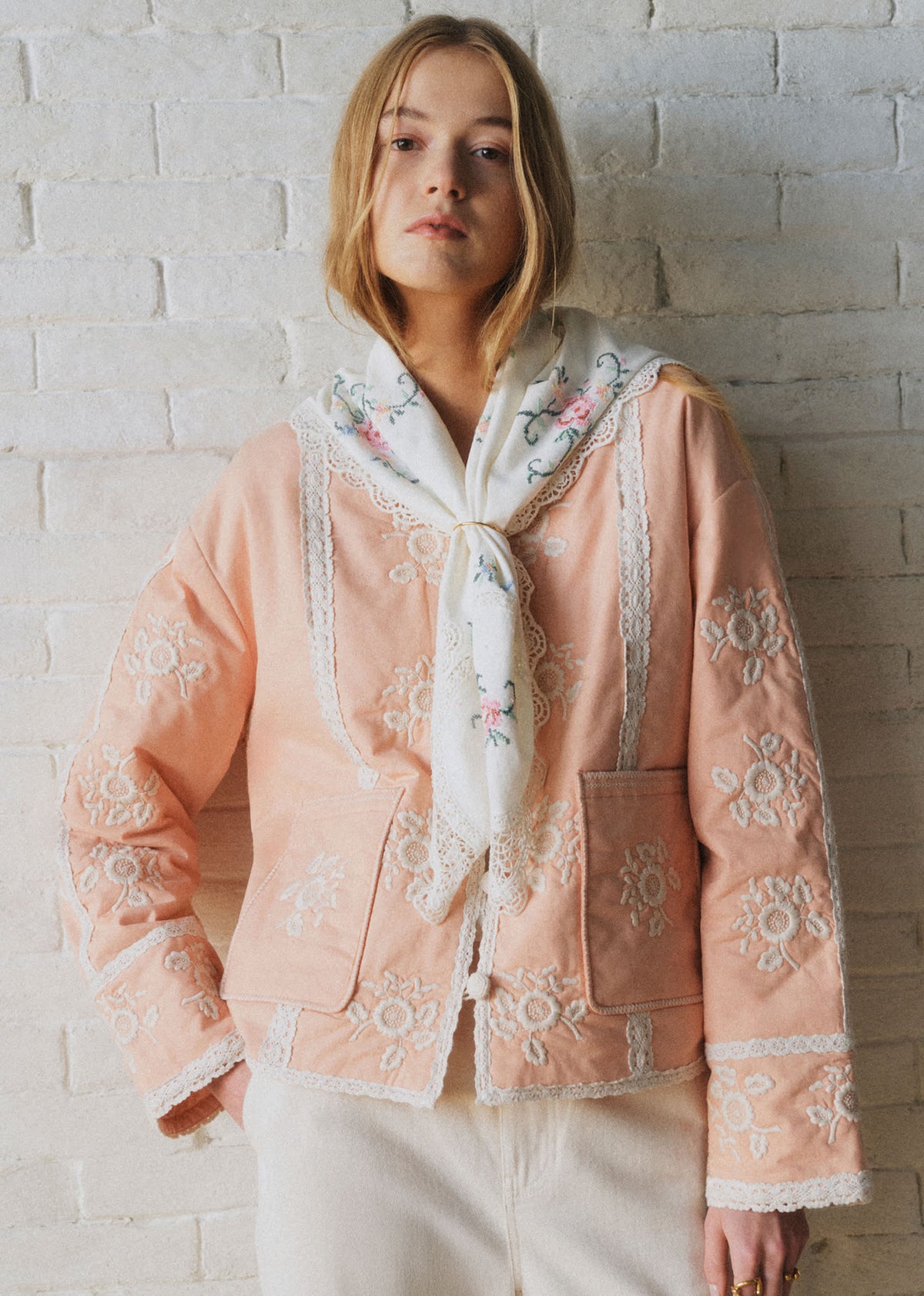 Veste Dakota - Sézane x SEA NY - Broderie Contrastée Écru Fond Rose Pastel