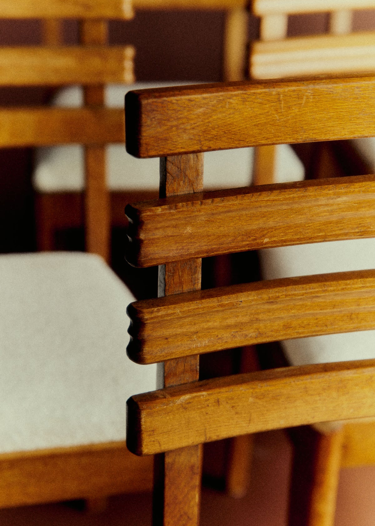 Lot de 6 chaises en chêne années 40 - Chêne teinté