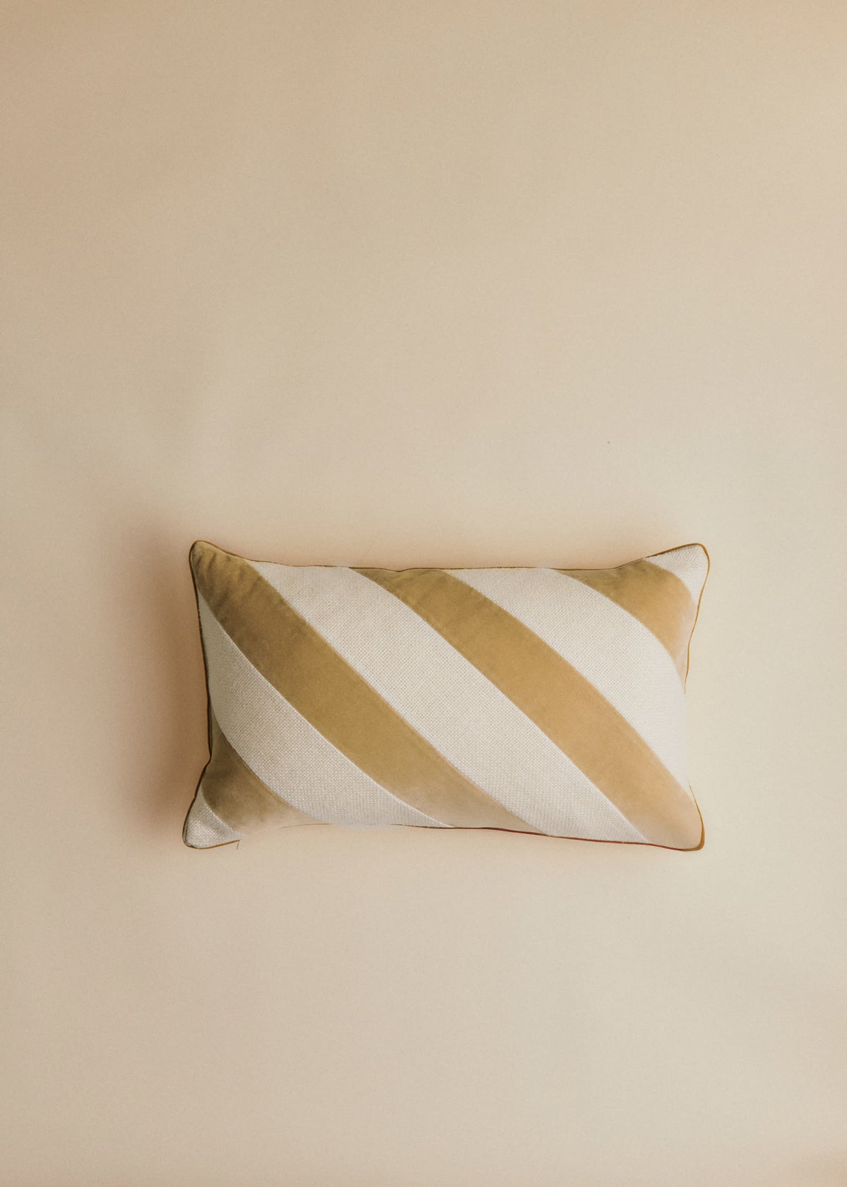 Coussin Toile Lin et Velours - Petit modèle - Beige