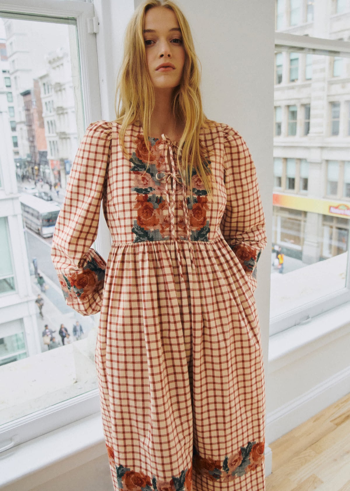 Robe Dakila - Sézane x SEA NY - Broderie Placée Terre Fond À Carreaux