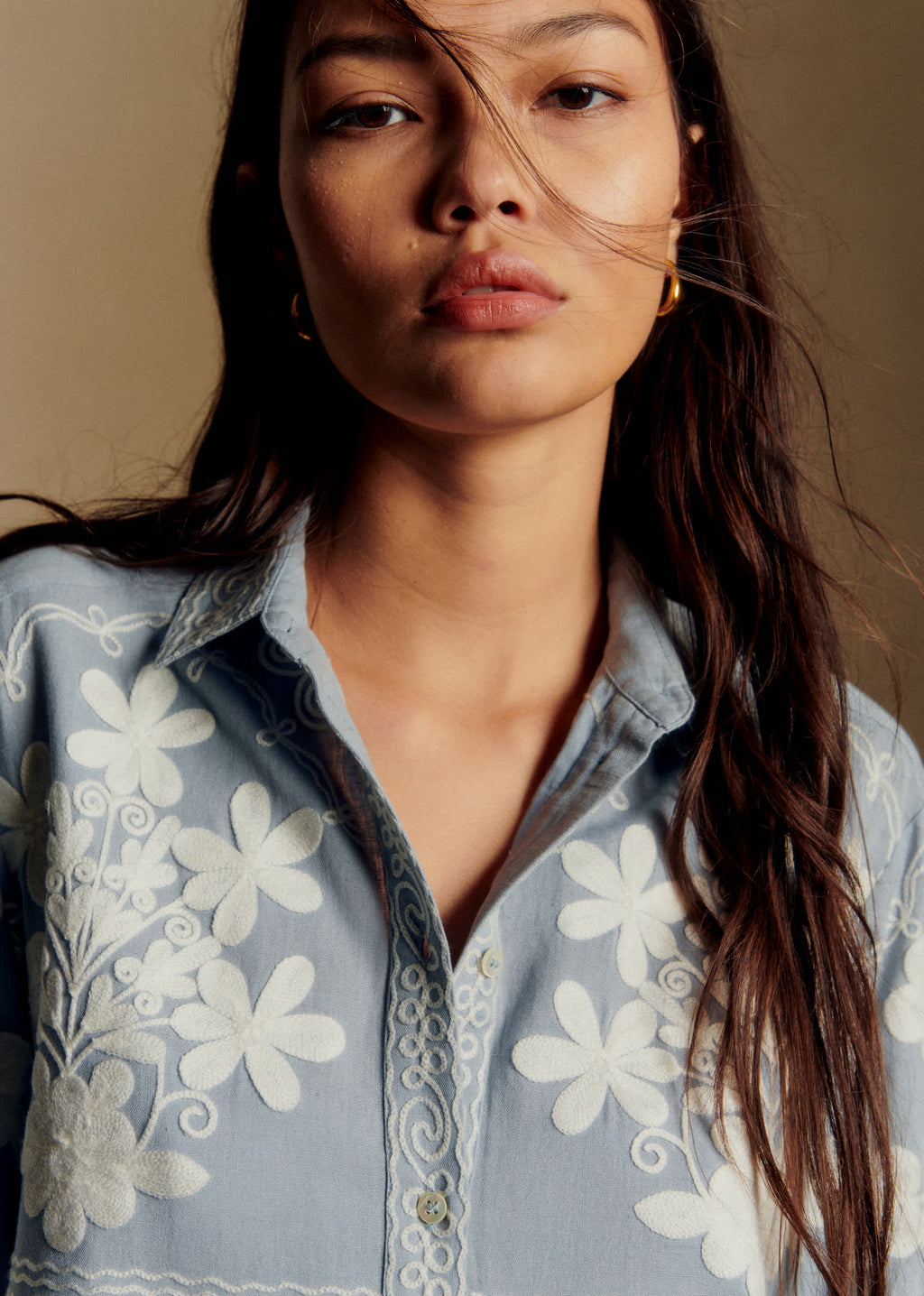 Chemise Maxy - Sézane x Baziszt - Broderie Folk Fond Bleu