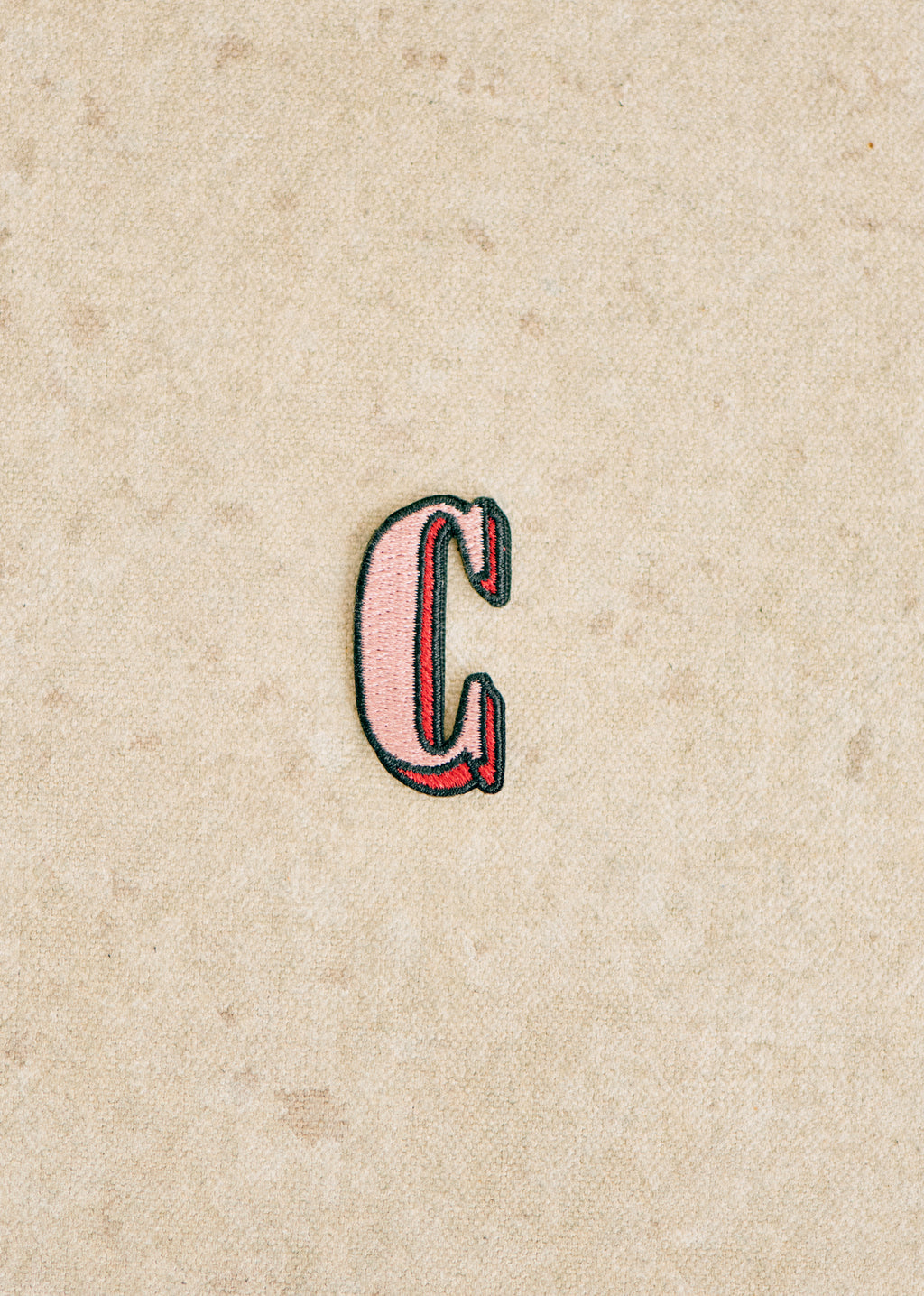 Ecusson Rose - Lettre C - Rose