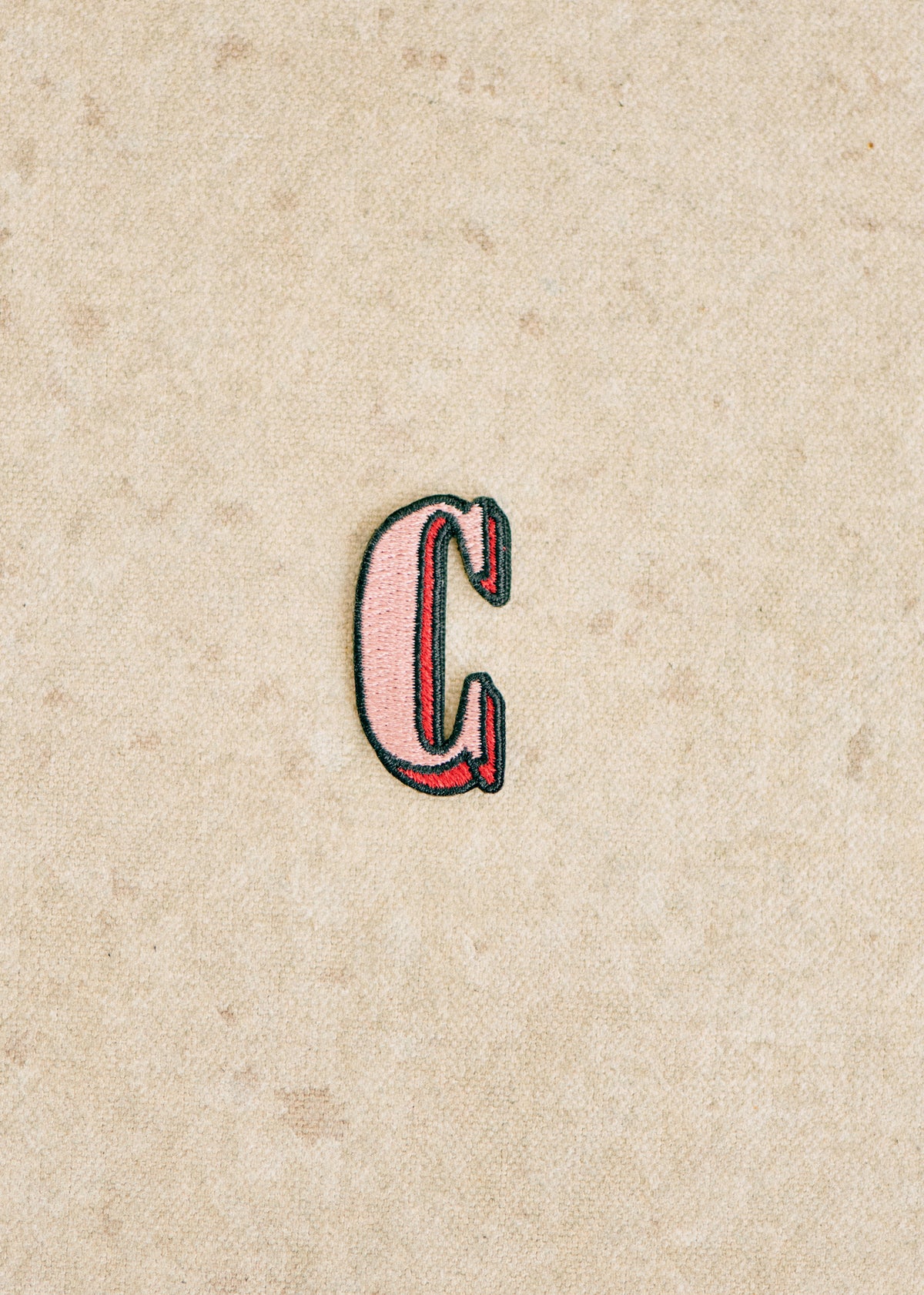 Ecusson Rose - Lettre C - Rose