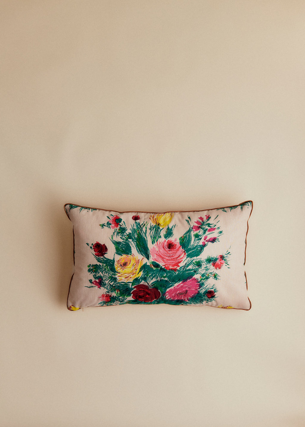 Coussin vintage velours beige - Petit modèle - Imprimé Bouquet Fleurs de Jardin