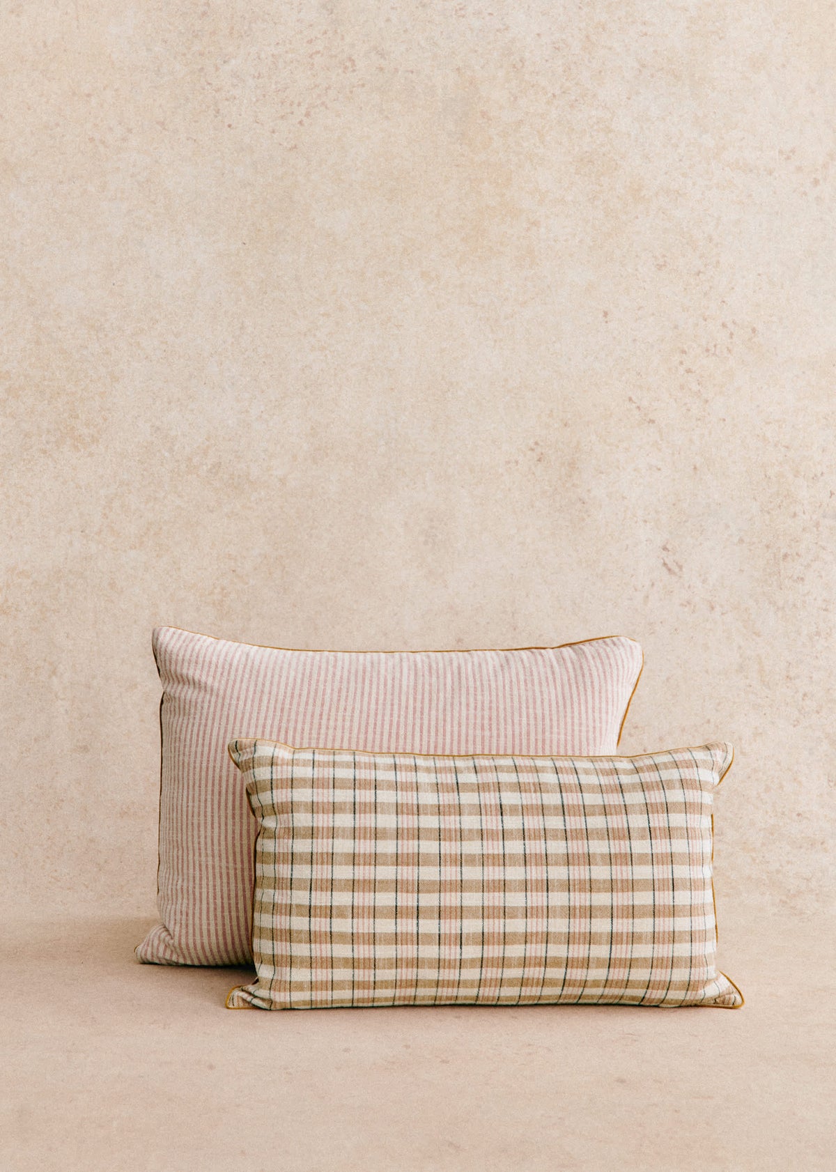 Coussin Tissé Pianissimo - Petit modèle - Café et Blush