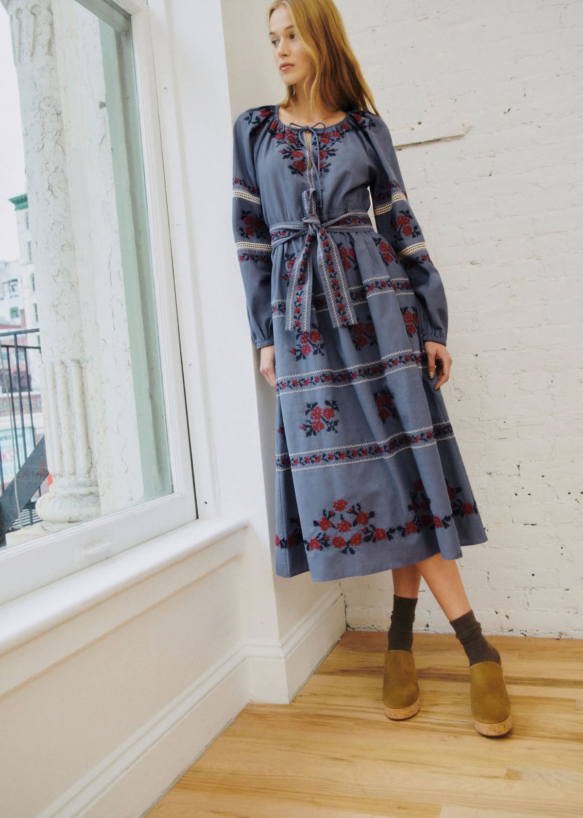 Robe Cindya - Sézane x SEA NY - Broderie Contrastée Brique Fond Marine