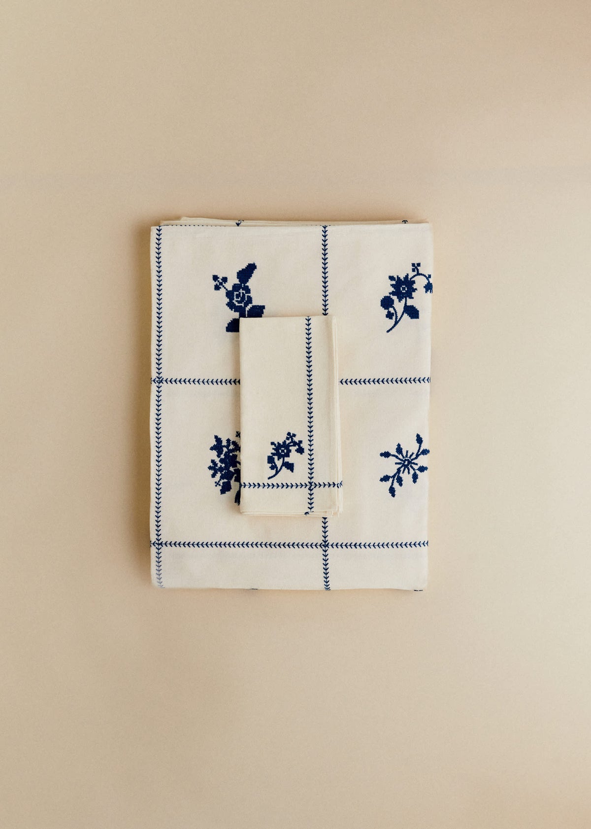Nappe Brodée - Broderie Bleu Fond Ecru