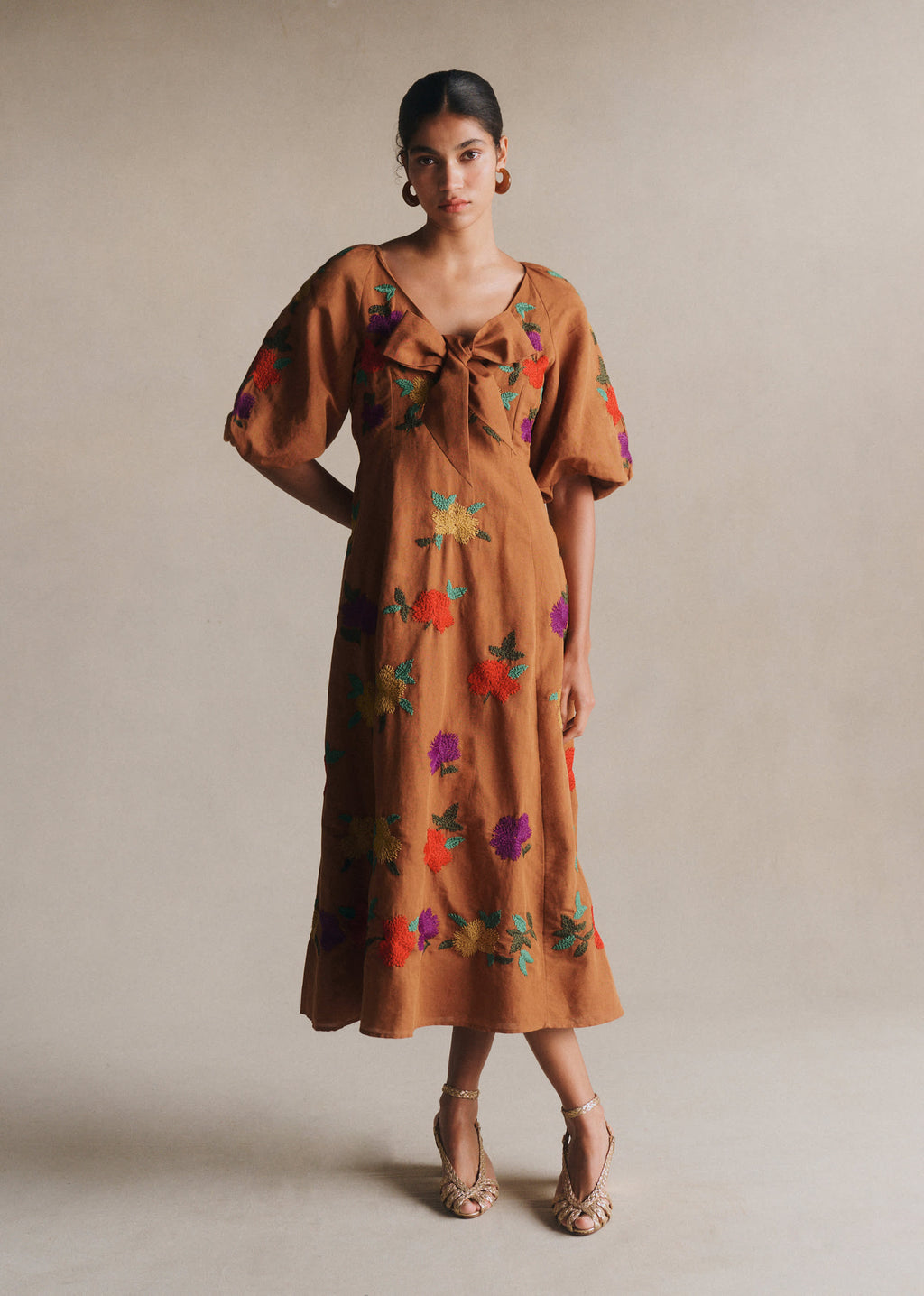 Robe Alma - Broderie Placée 70's Fond Marron