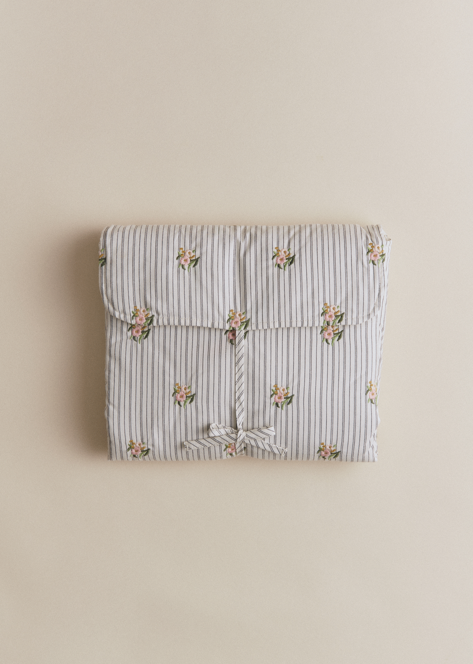 Matelas à langer nomade - Rayures Broderie Fleurs
