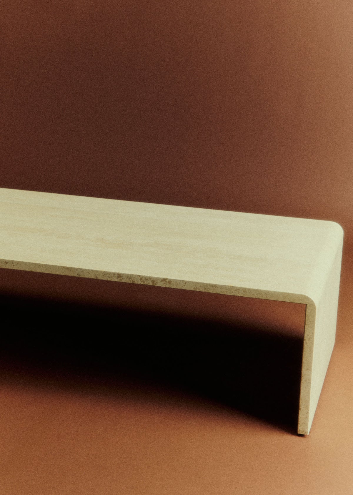 Table basse en travertin par Ligne Roset années 70 - Travertin