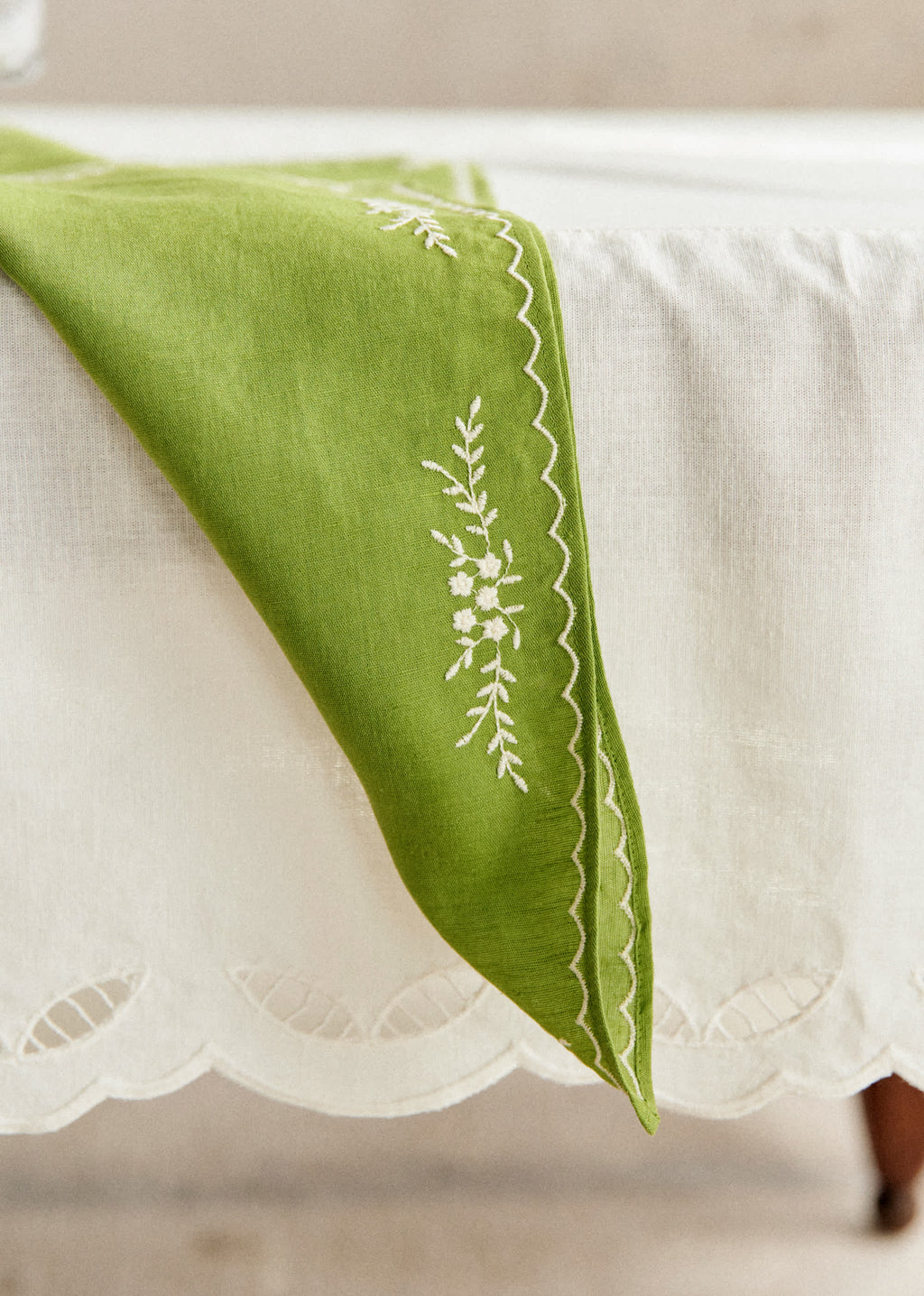 Set de 2 serviettes - Brodées Primavera - Vert Olive et Ecru